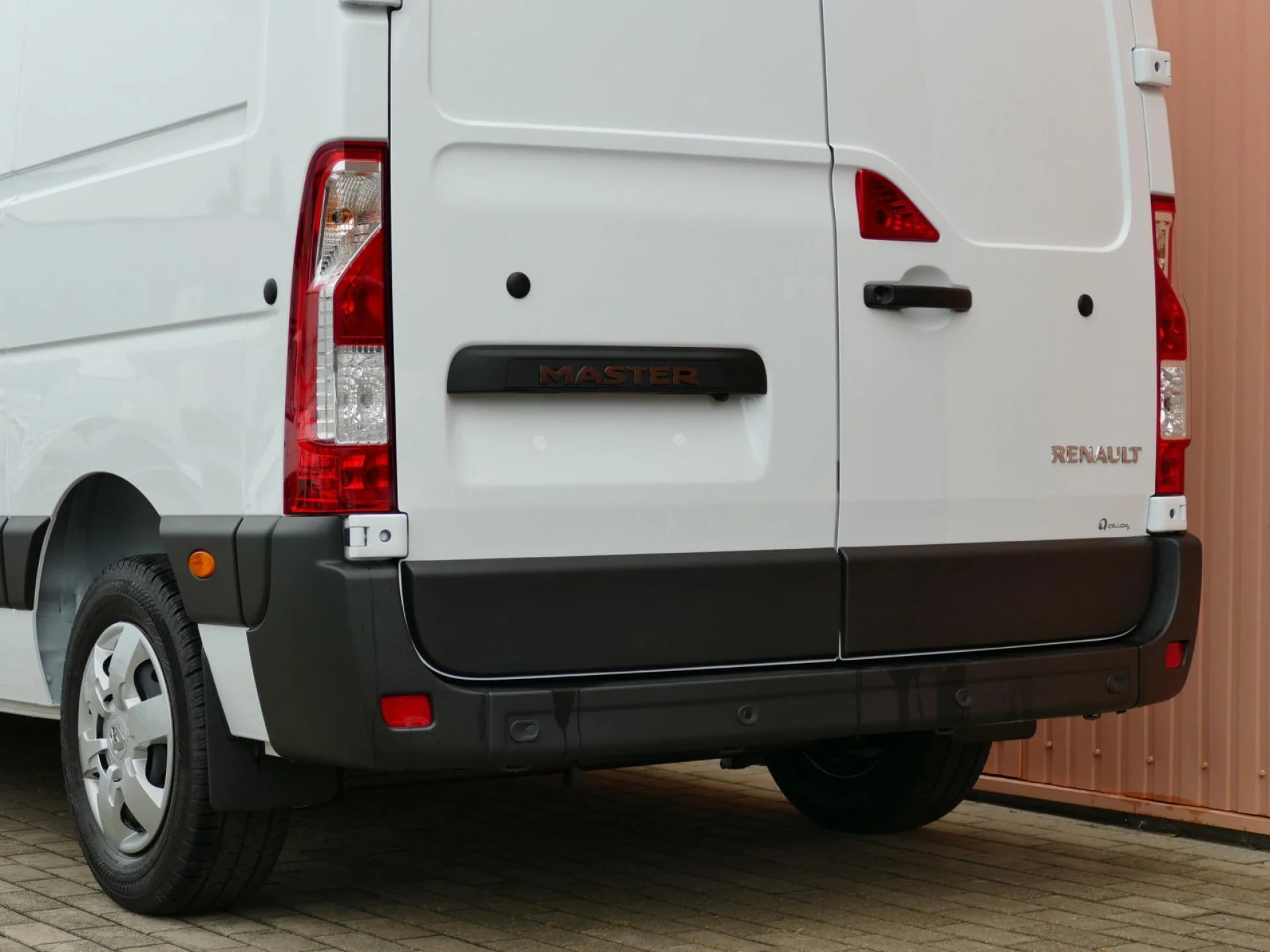 RENAULT MASTER - Miniature 15 sur 17 - Cliquer pour voir cette photo