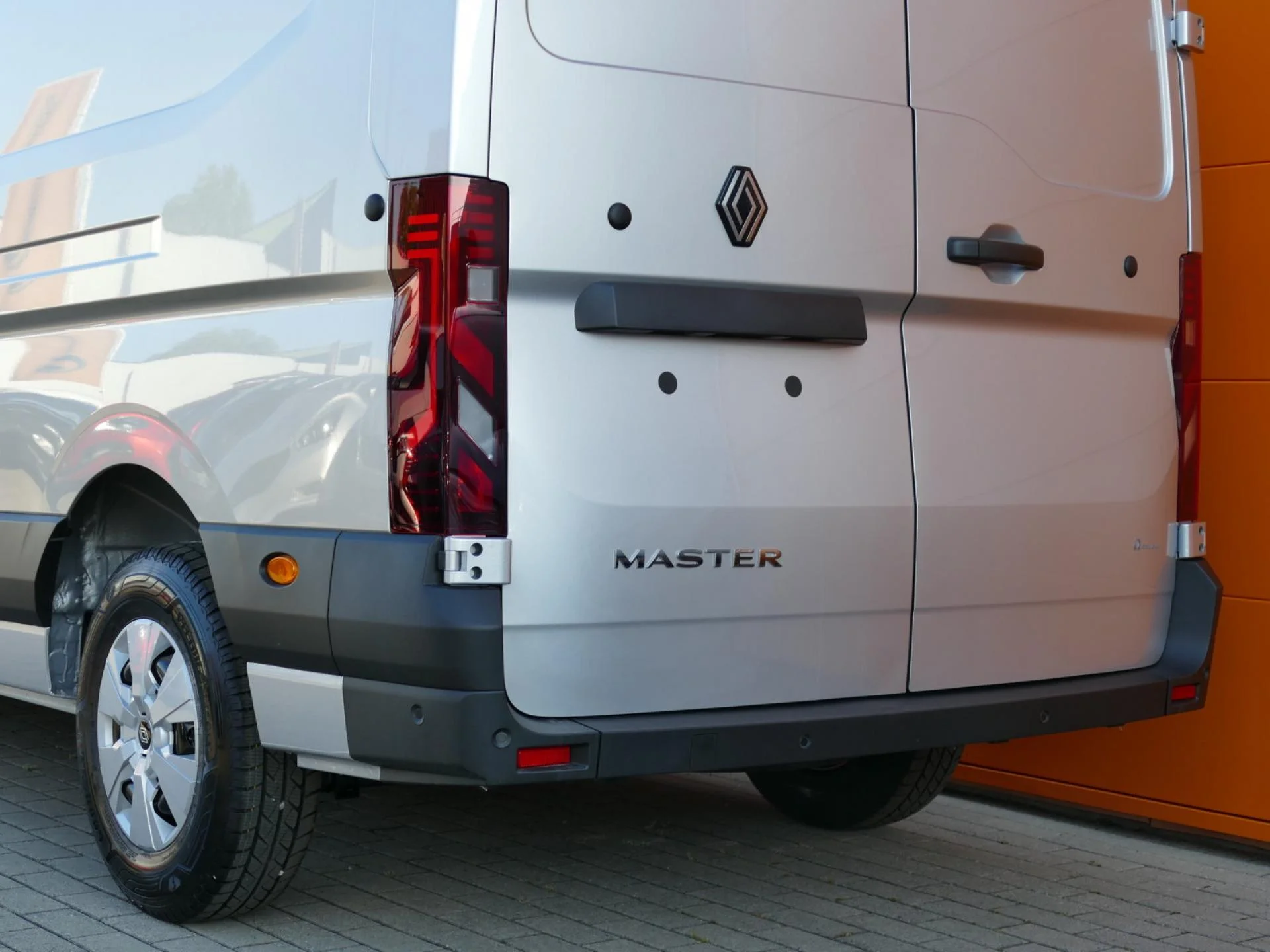 RENAULT MASTER - Miniature 21 sur 26 - Cliquer pour voir cette photo