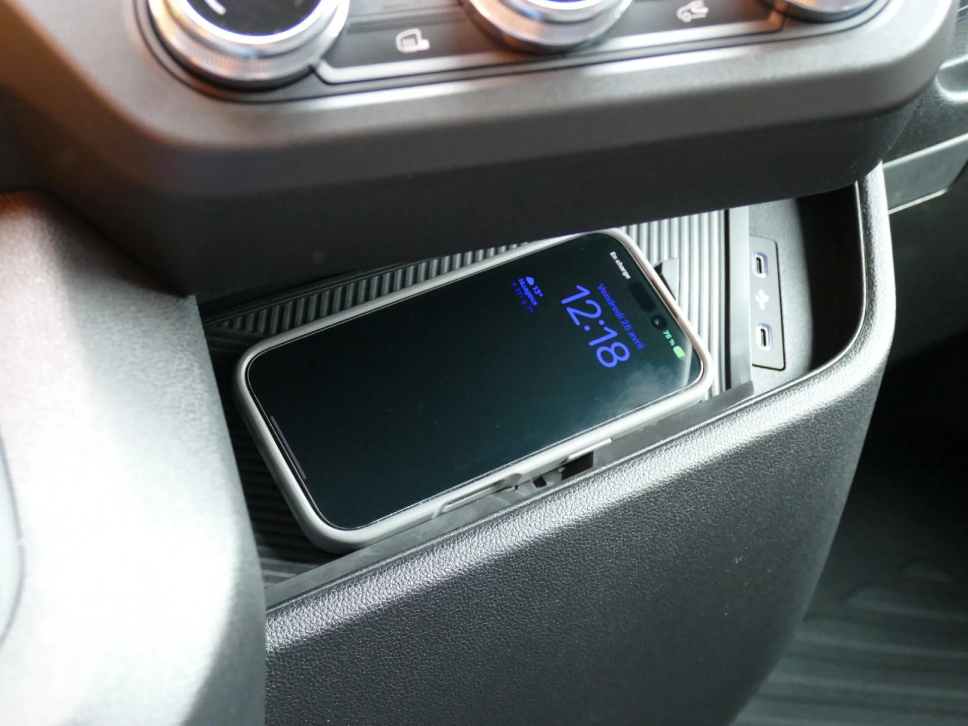 RENAULT MASTER - Miniature 15 sur 28 - Cliquer pour voir cette photo