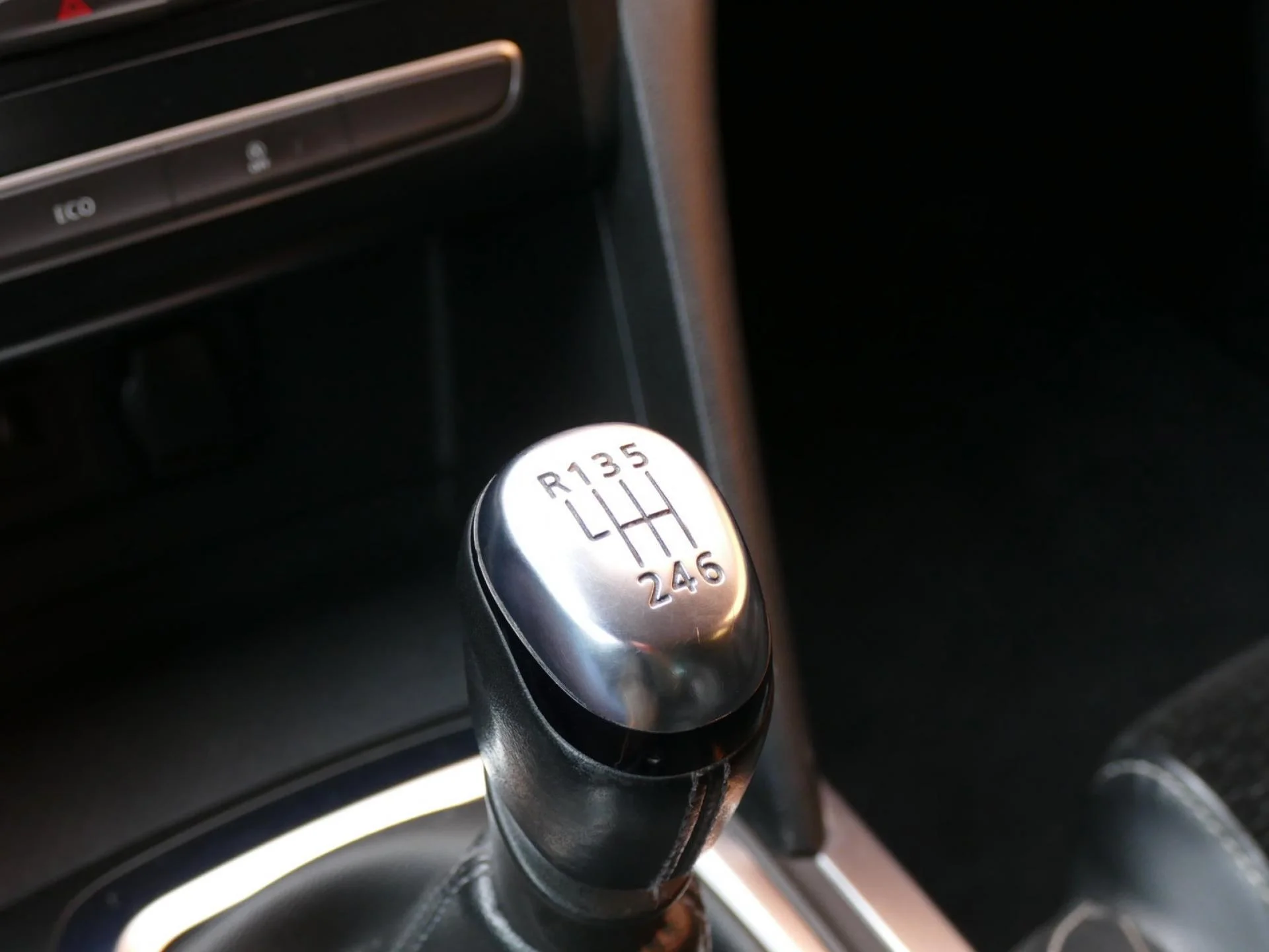 RENAULT MEGANE - Miniature 18 sur 31 - Cliquer pour voir cette photo