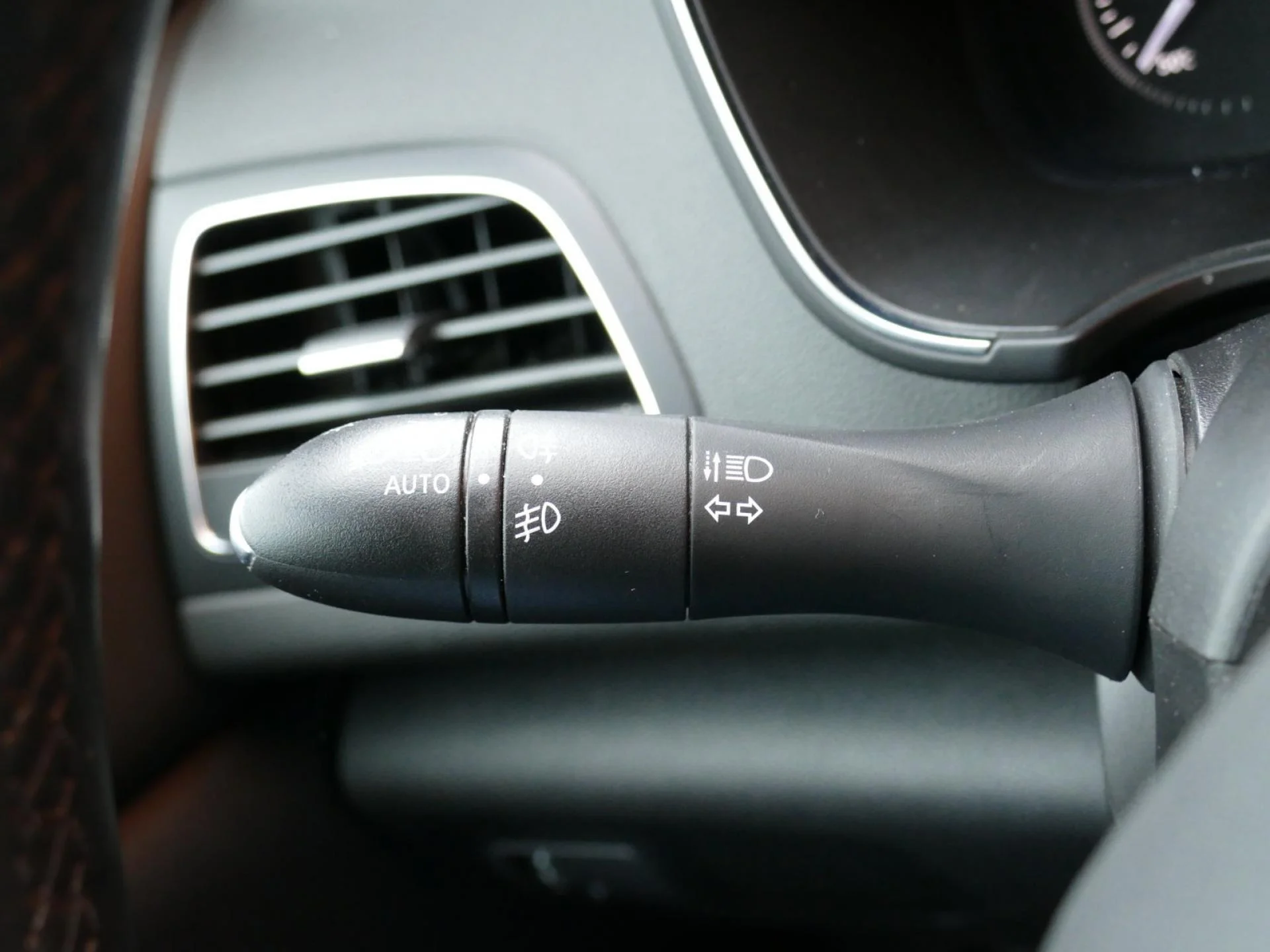 RENAULT MEGANE - Miniature 23 sur 31 - Cliquer pour voir cette photo