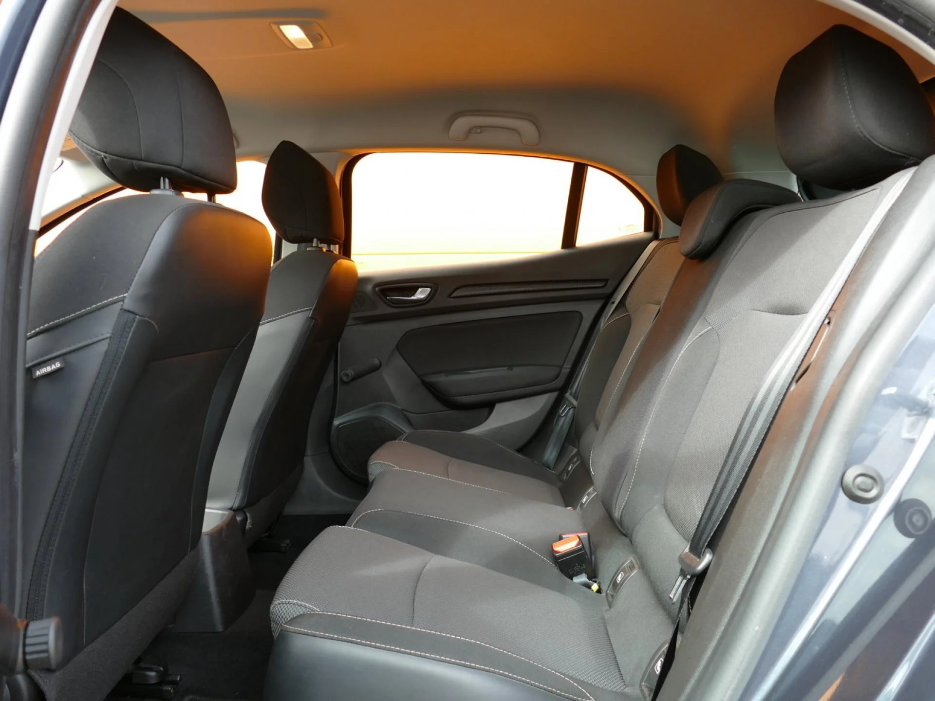 RENAULT MEGANE - Miniature 6 sur 29 - Cliquer pour voir cette photo
