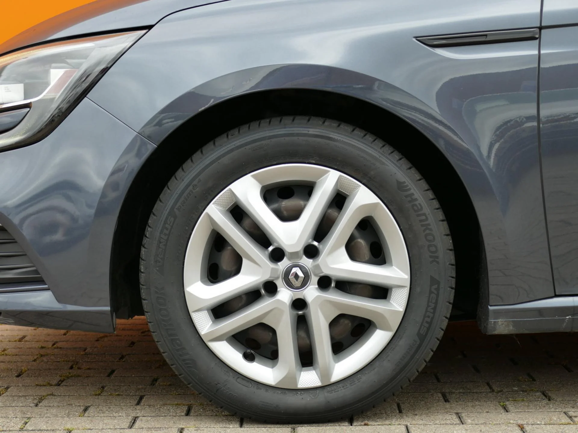 RENAULT MEGANE - Miniature 26 sur 29 - Cliquer pour voir cette photo