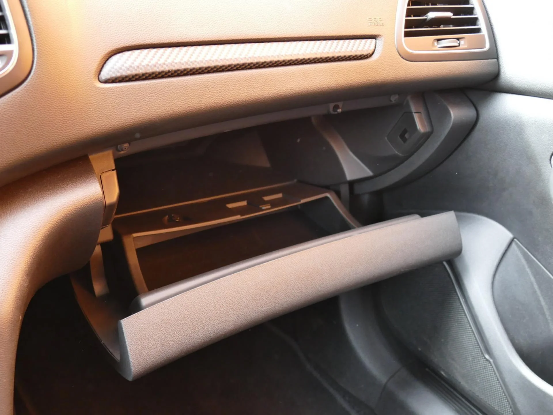 RENAULT MEGANE - Miniature 16 sur 29 - Cliquer pour voir cette photo