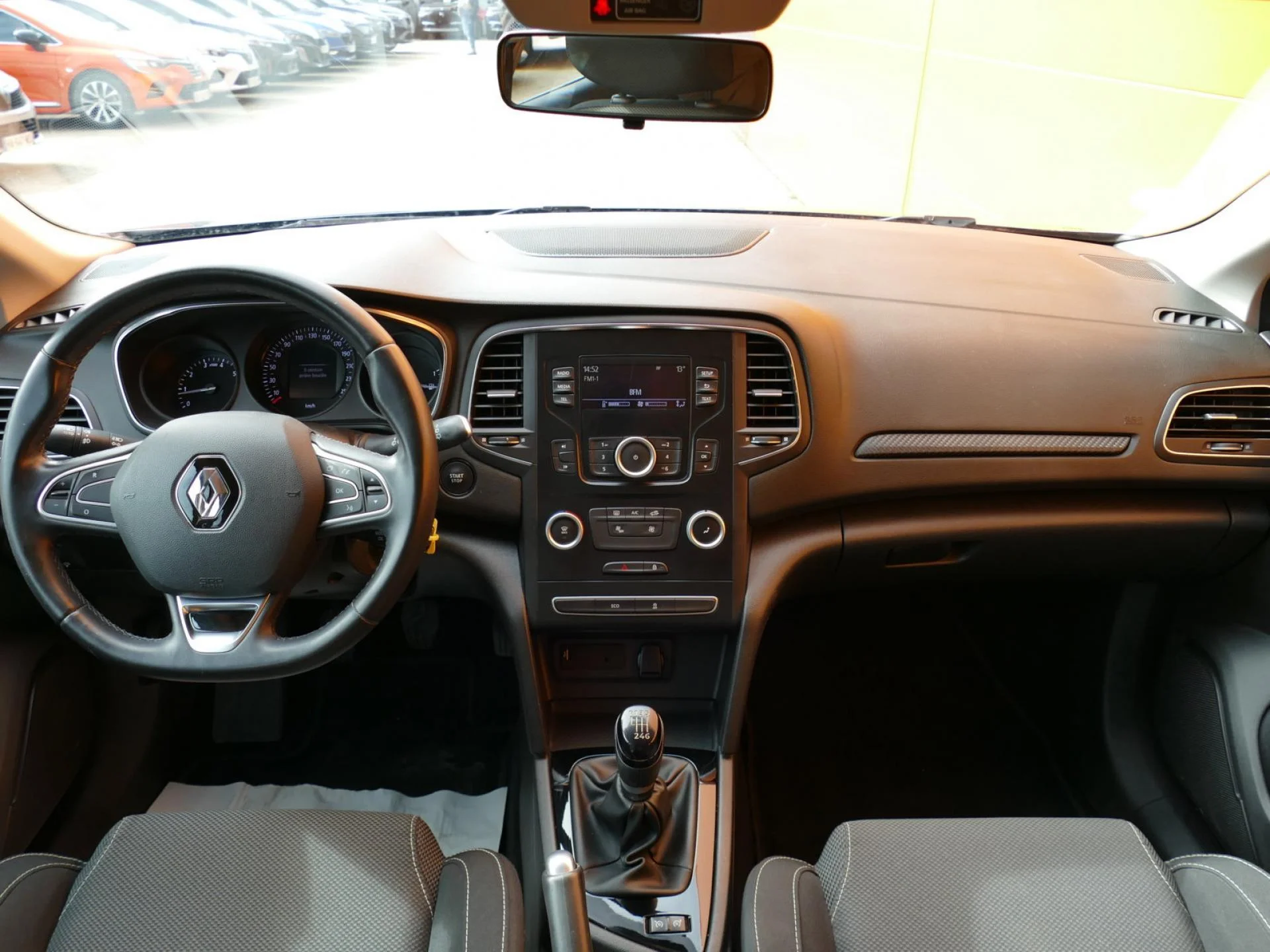 RENAULT MEGANE - Miniature 5 sur 29 - Cliquer pour voir cette photo