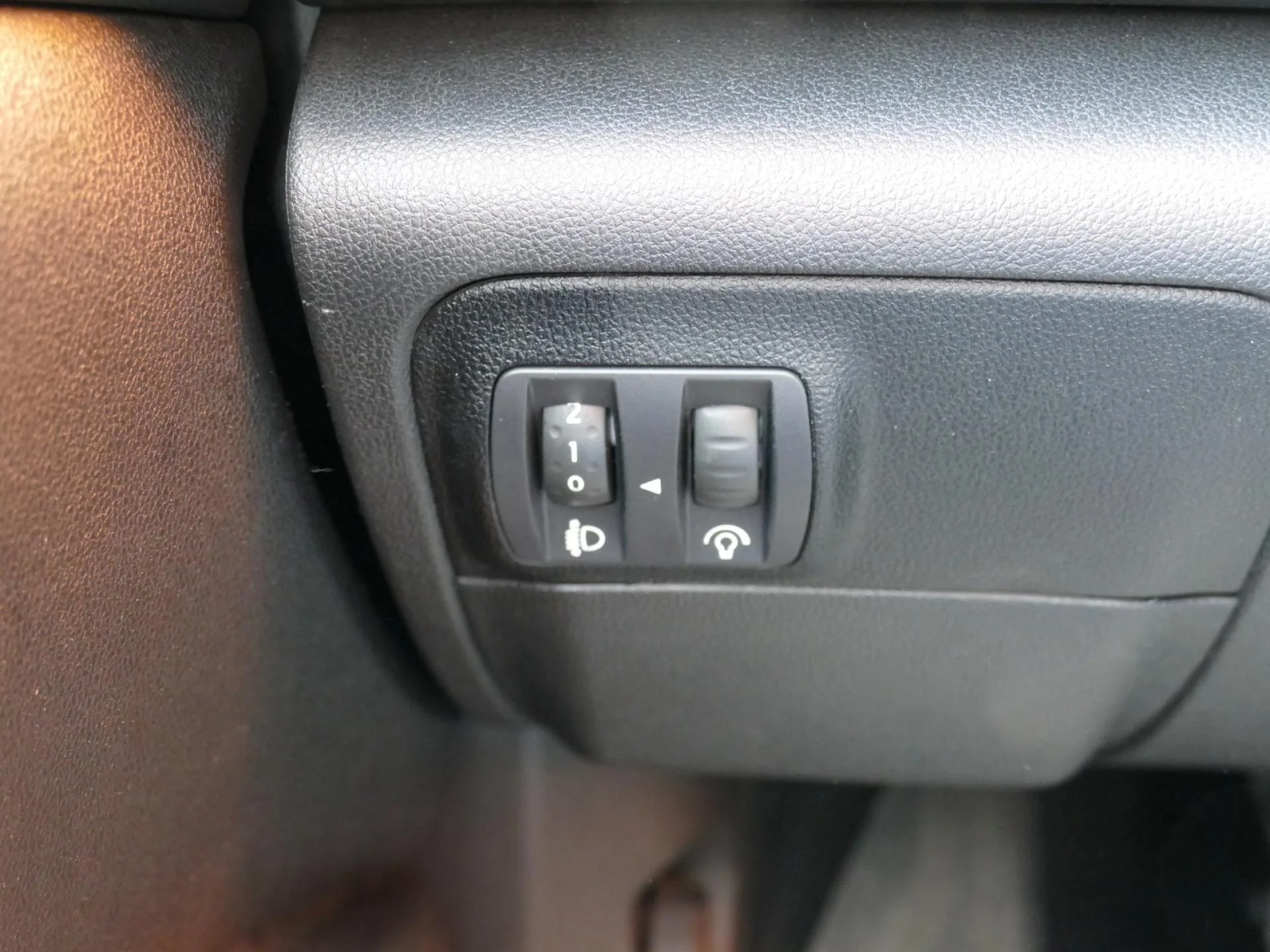 RENAULT MEGANE - Miniature 13 sur 29 - Cliquer pour voir cette photo