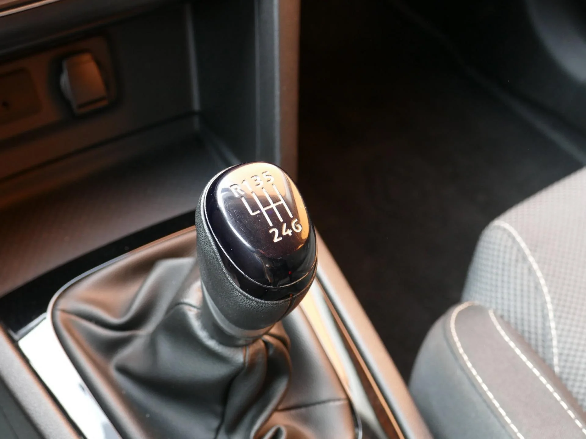 RENAULT MEGANE - Miniature 14 sur 29 - Cliquer pour voir cette photo