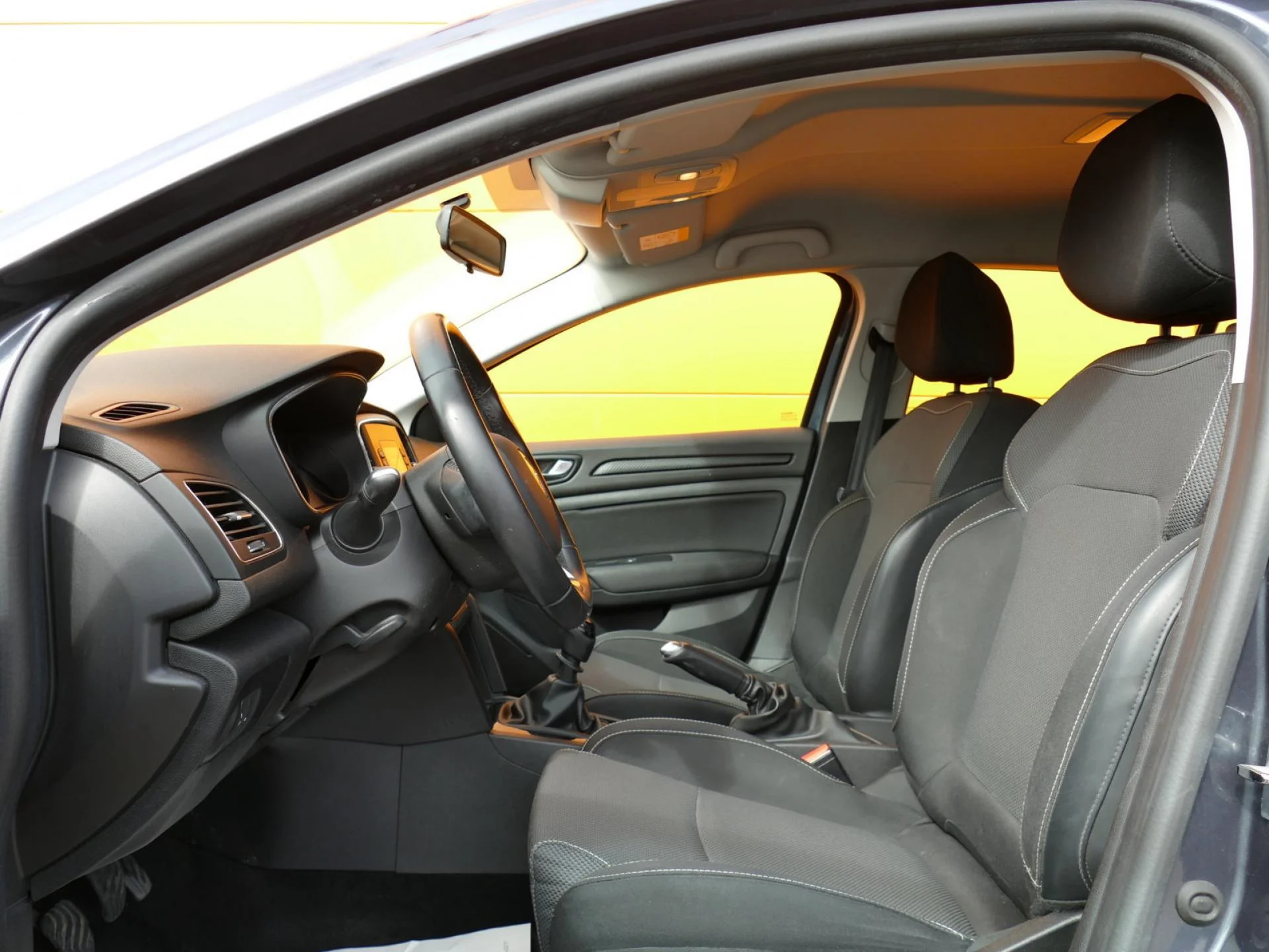 RENAULT MEGANE - Miniature 7 sur 29 - Cliquer pour voir cette photo