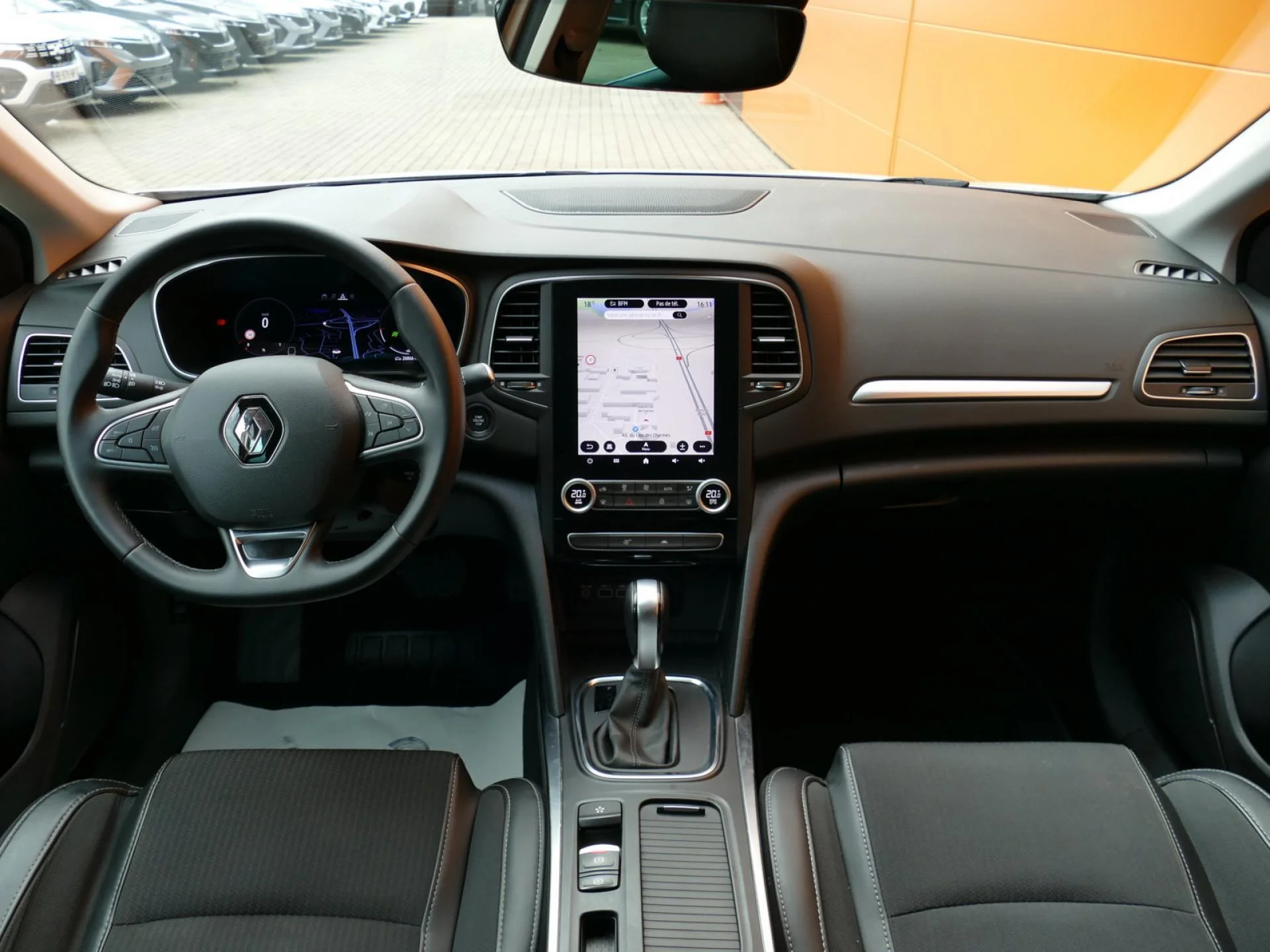RENAULT MEGANE - Miniature 5 sur 34 - Cliquer pour voir cette photo
