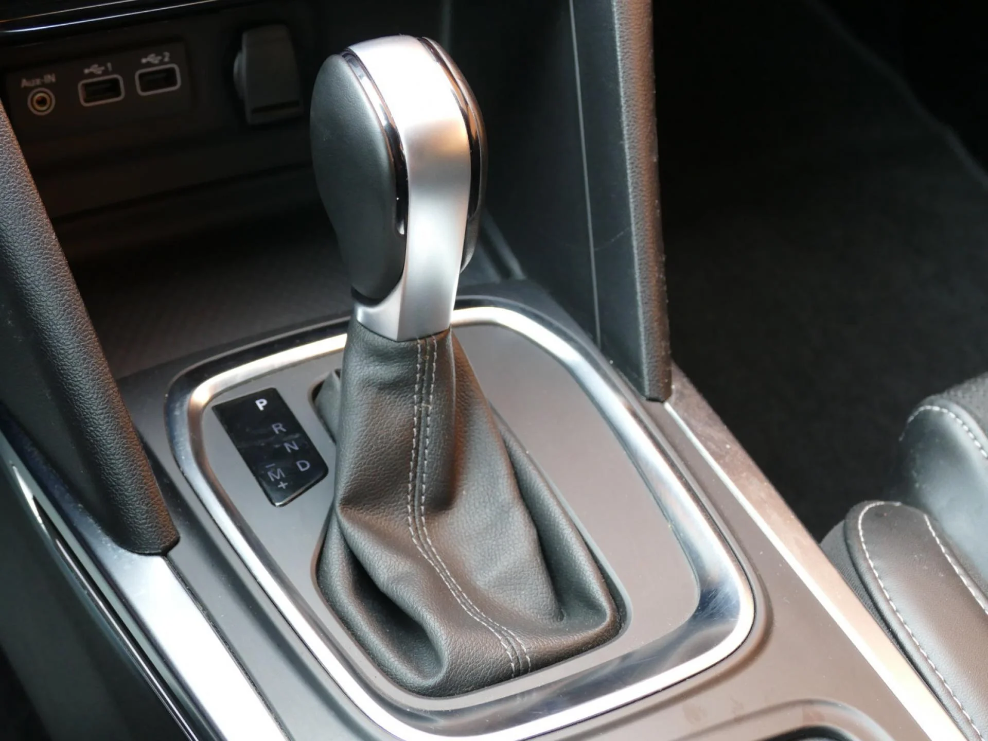 RENAULT MEGANE - Miniature 21 sur 34 - Cliquer pour voir cette photo