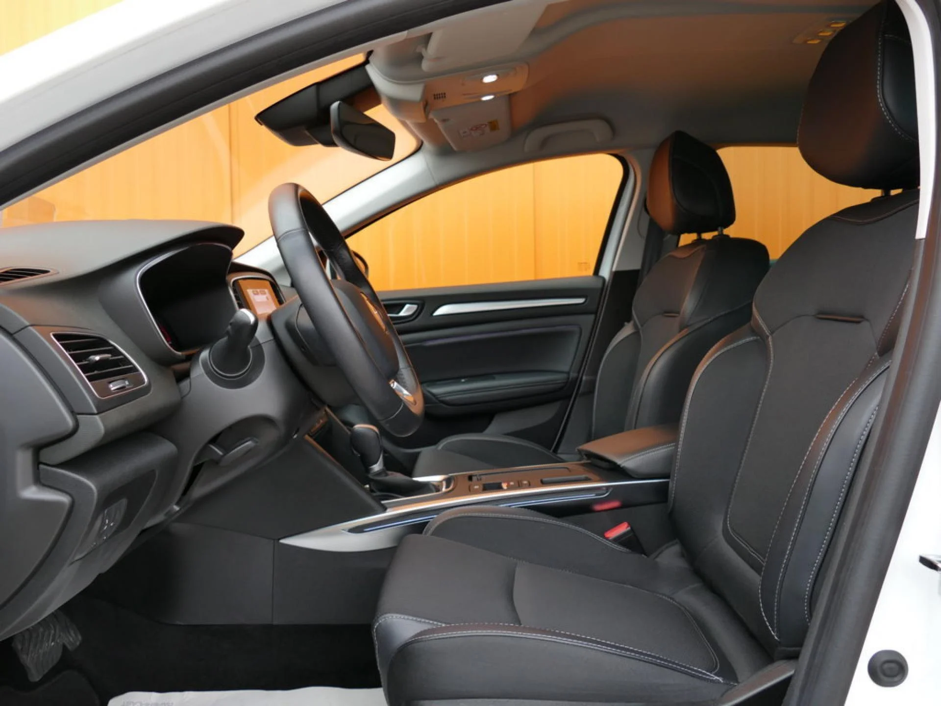 RENAULT MEGANE - Miniature 15 sur 34 - Cliquer pour voir cette photo