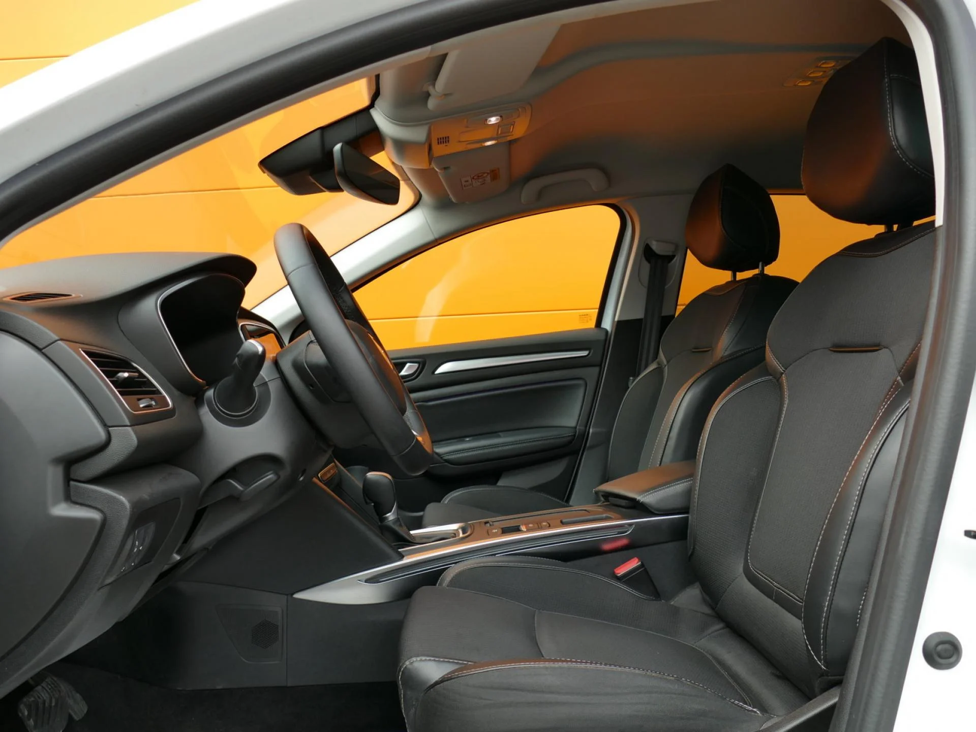RENAULT MEGANE - Miniature 6 sur 34 - Cliquer pour voir cette photo