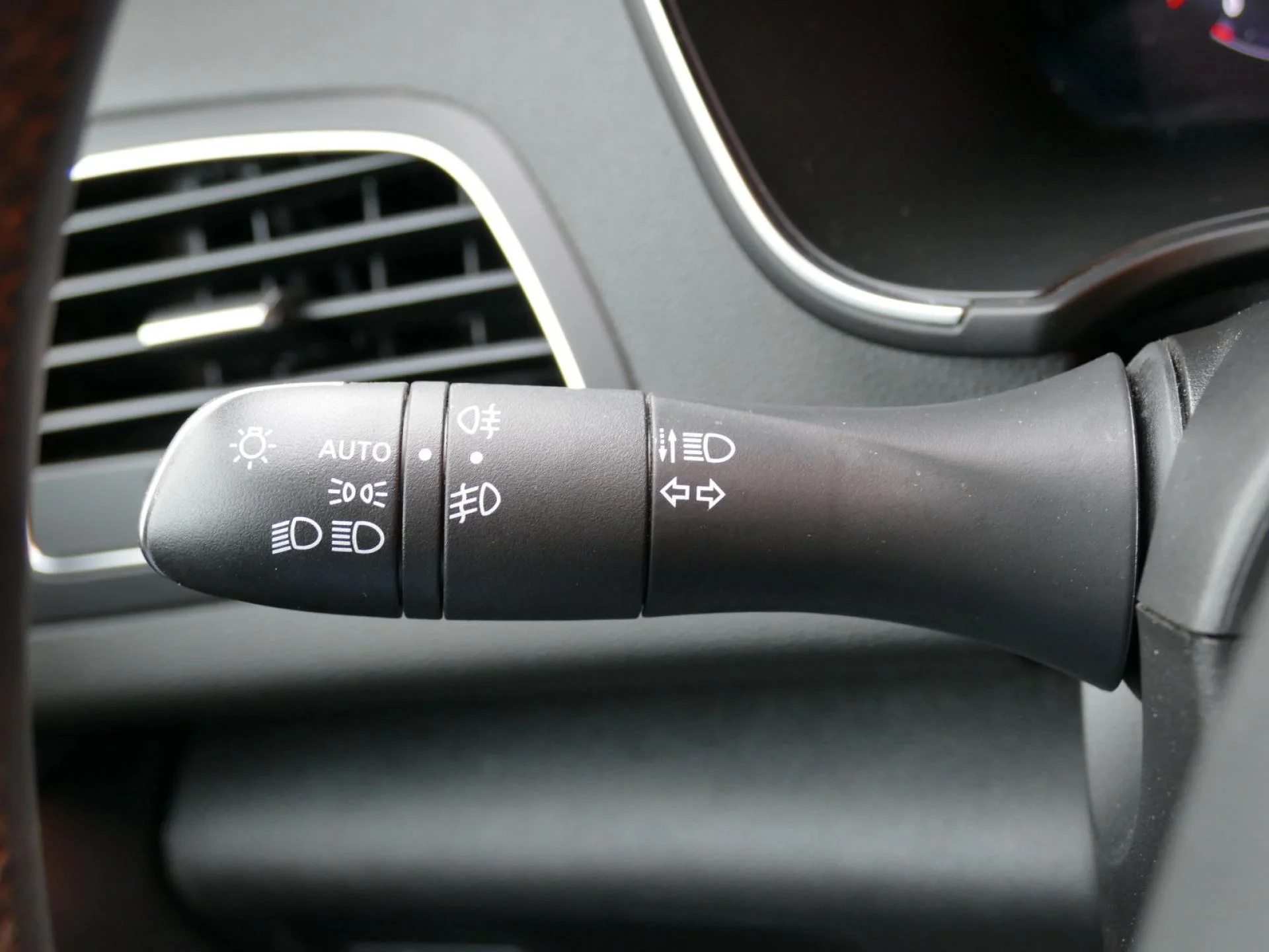 RENAULT MEGANE - Miniature 26 sur 34 - Cliquer pour voir cette photo
