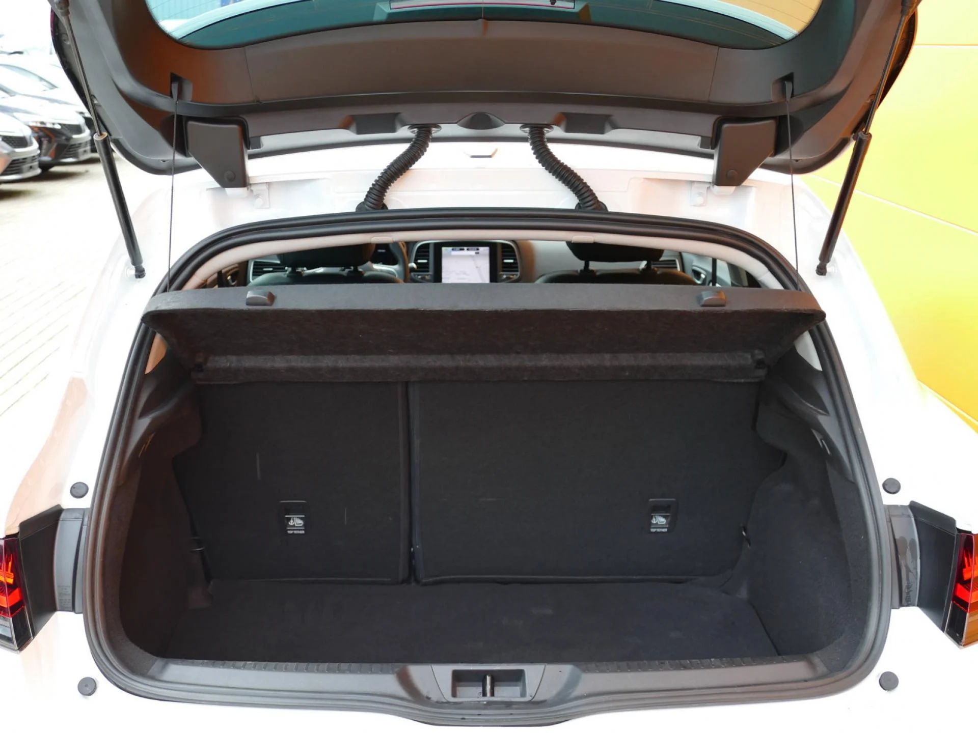 RENAULT MEGANE - Miniature 8 sur 34 - Cliquer pour voir cette photo