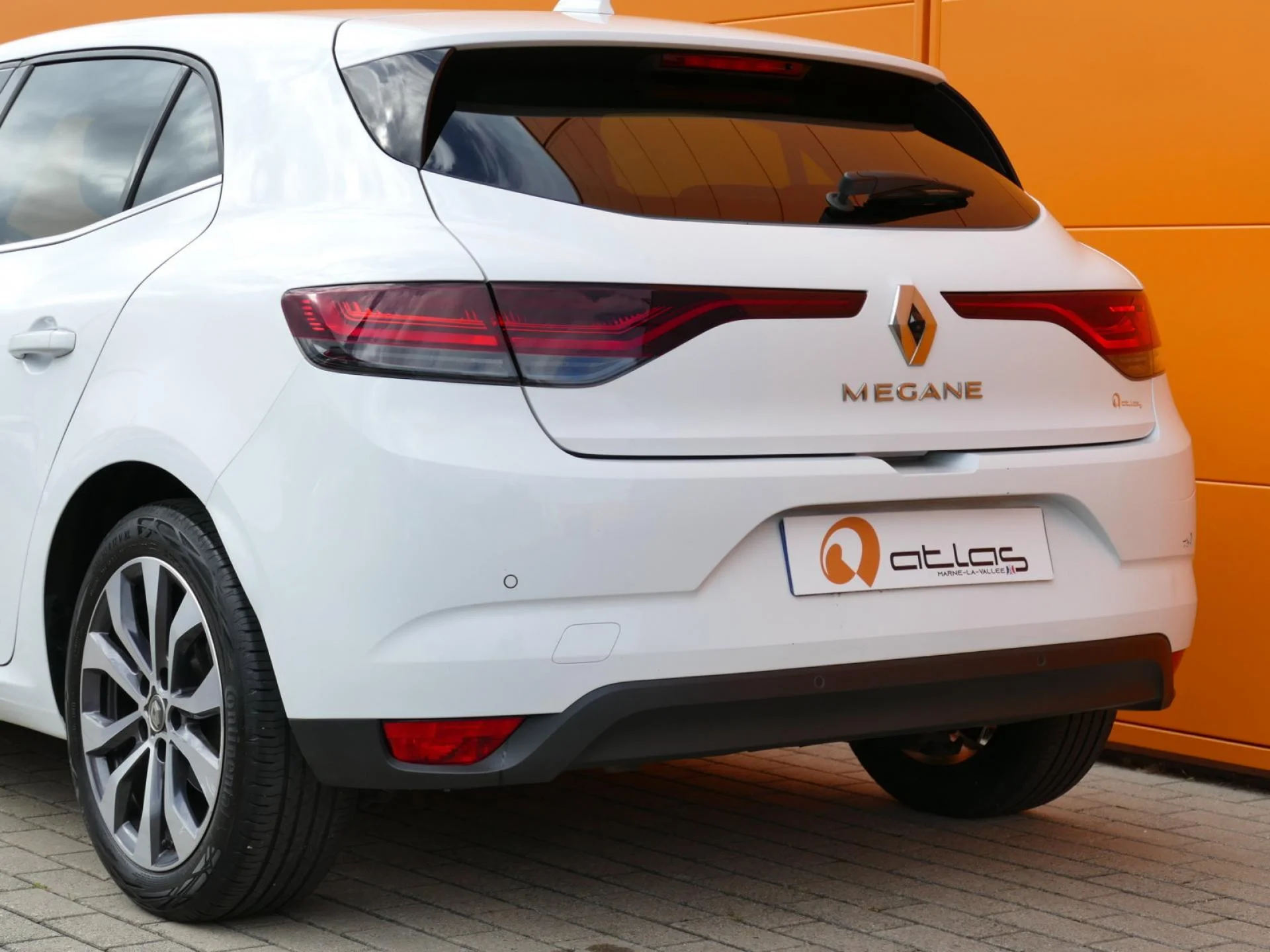 RENAULT MEGANE - Miniature 32 sur 34 - Cliquer pour voir cette photo