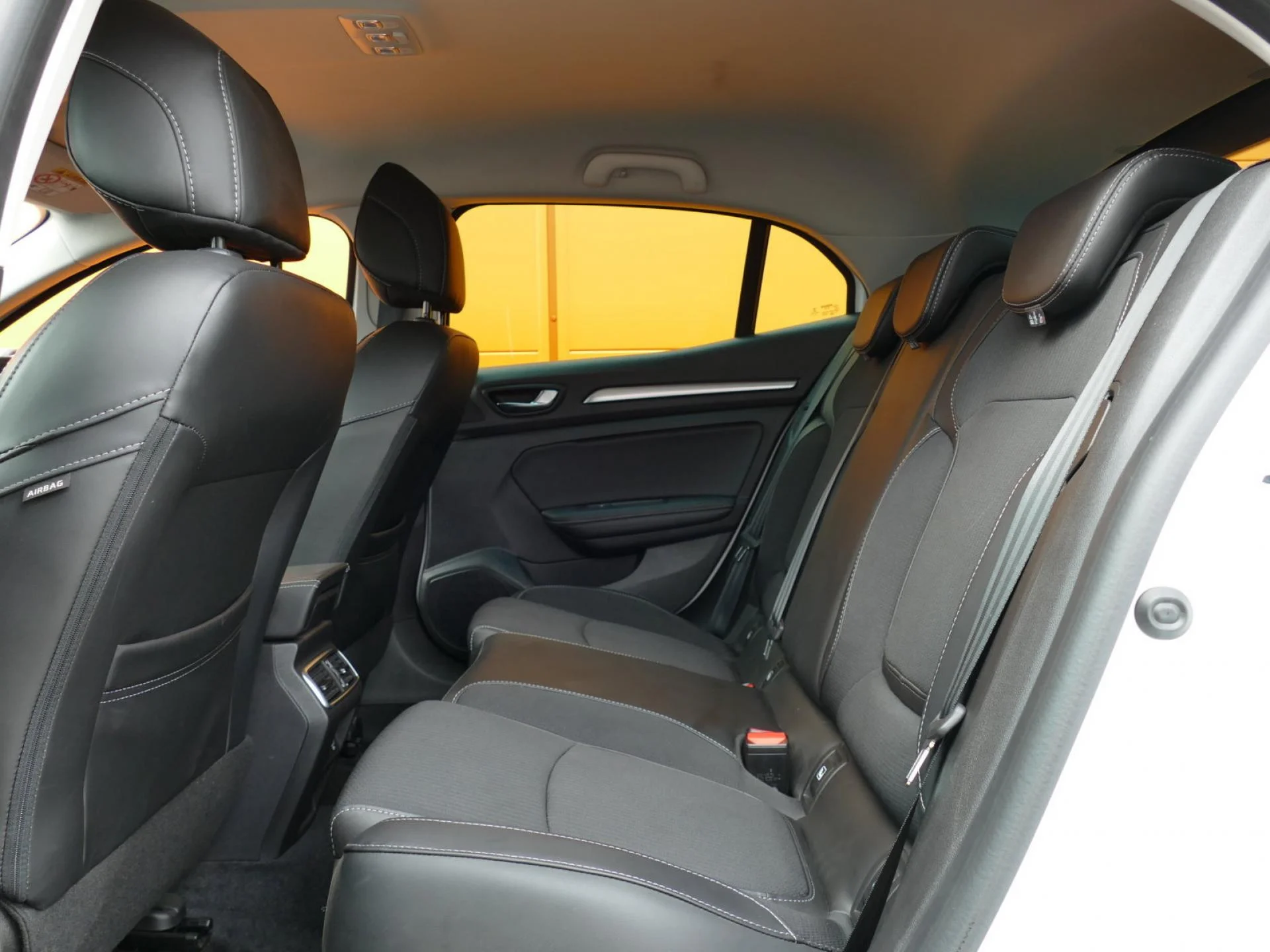 RENAULT MEGANE - Miniature 7 sur 34 - Cliquer pour voir cette photo