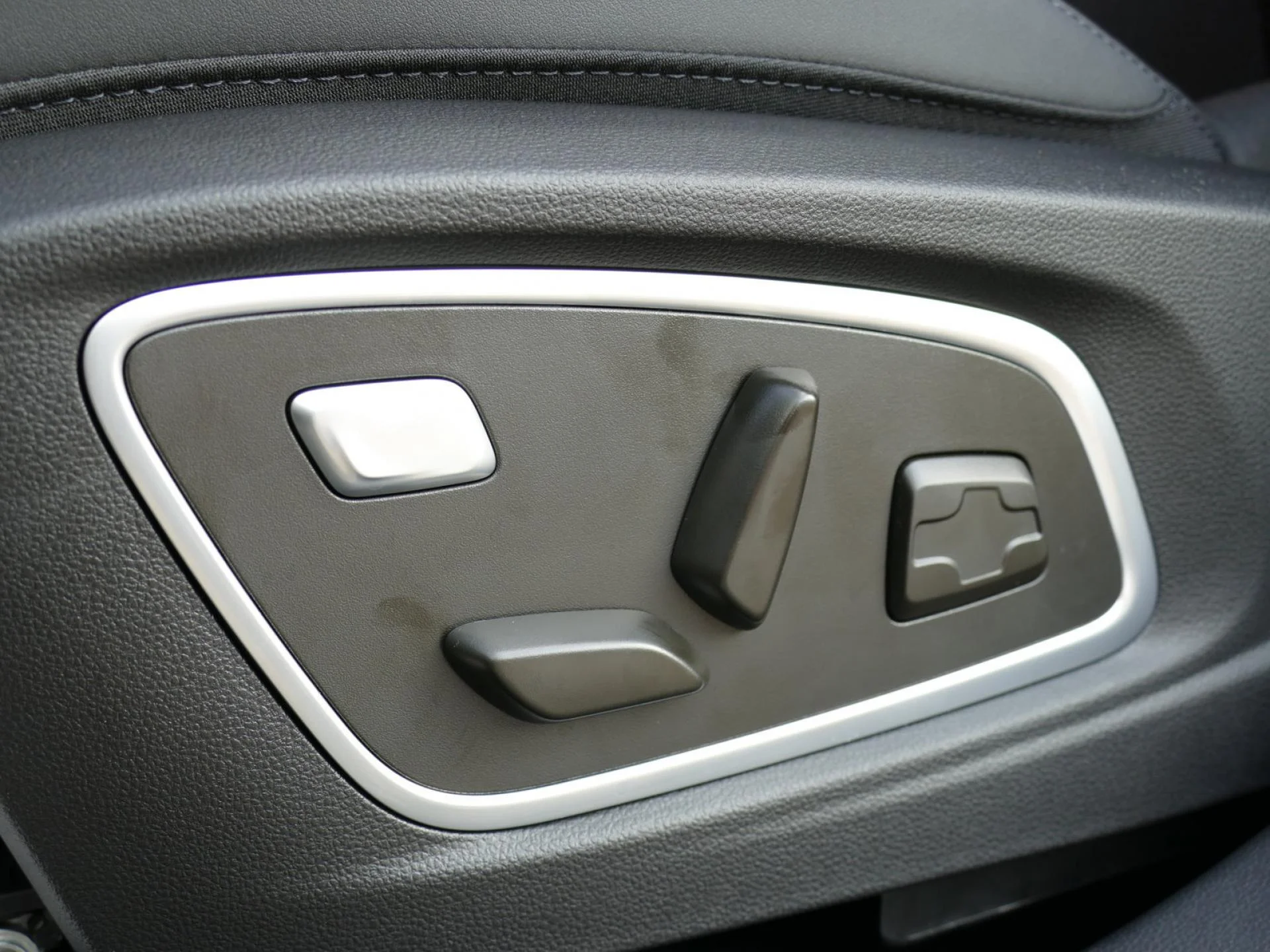 RENAULT RAFALE - Miniature 22 sur 32 - Cliquer pour voir cette photo