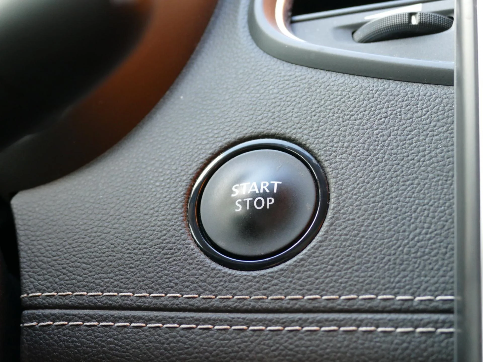 RENAULT SCENIC - Miniature 19 sur 33 - Cliquer pour voir cette photo