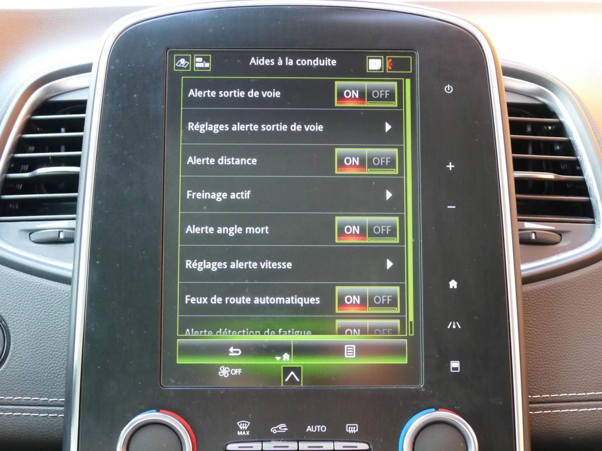 RENAULT SCENIC - Miniature 11 sur 33 - Cliquer pour voir cette photo