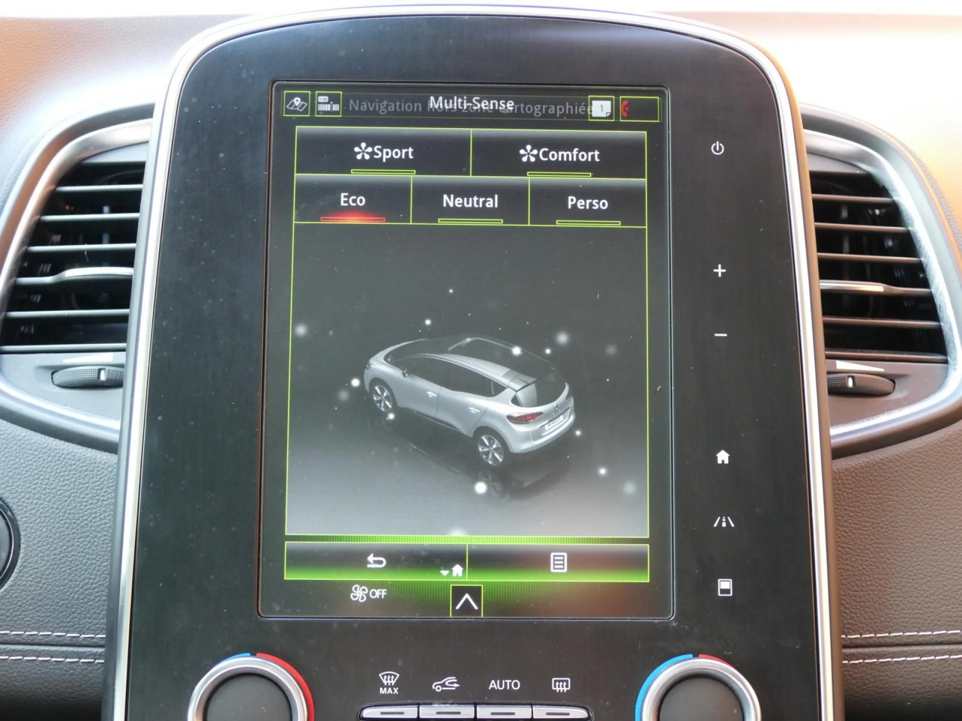 RENAULT SCENIC - Miniature 12 sur 36 - Cliquer pour voir cette photo