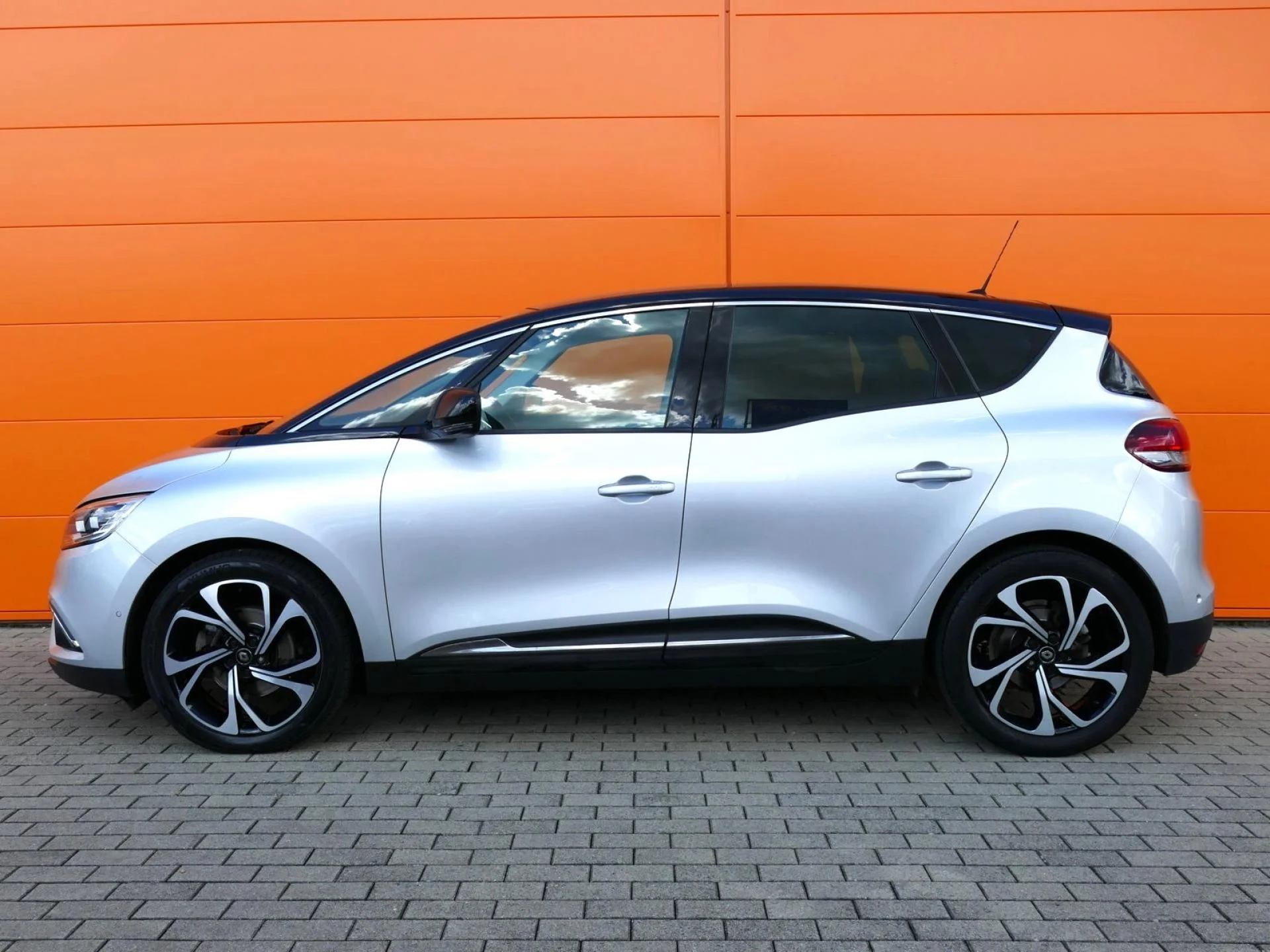RENAULT SCENIC - Miniature 3 sur 36 - Cliquer pour voir cette photo