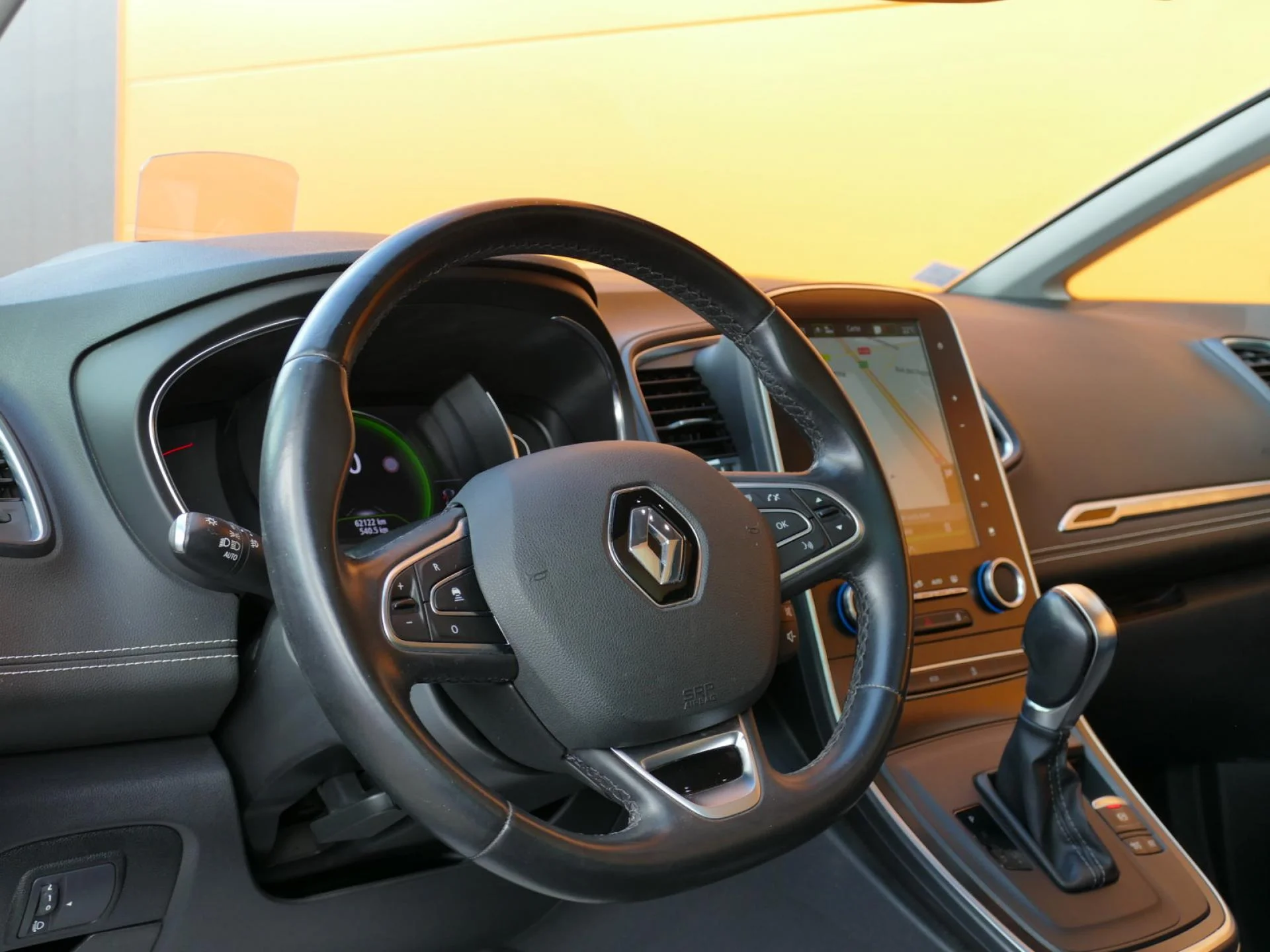 RENAULT SCENIC - Miniature 14 sur 36 - Cliquer pour voir cette photo