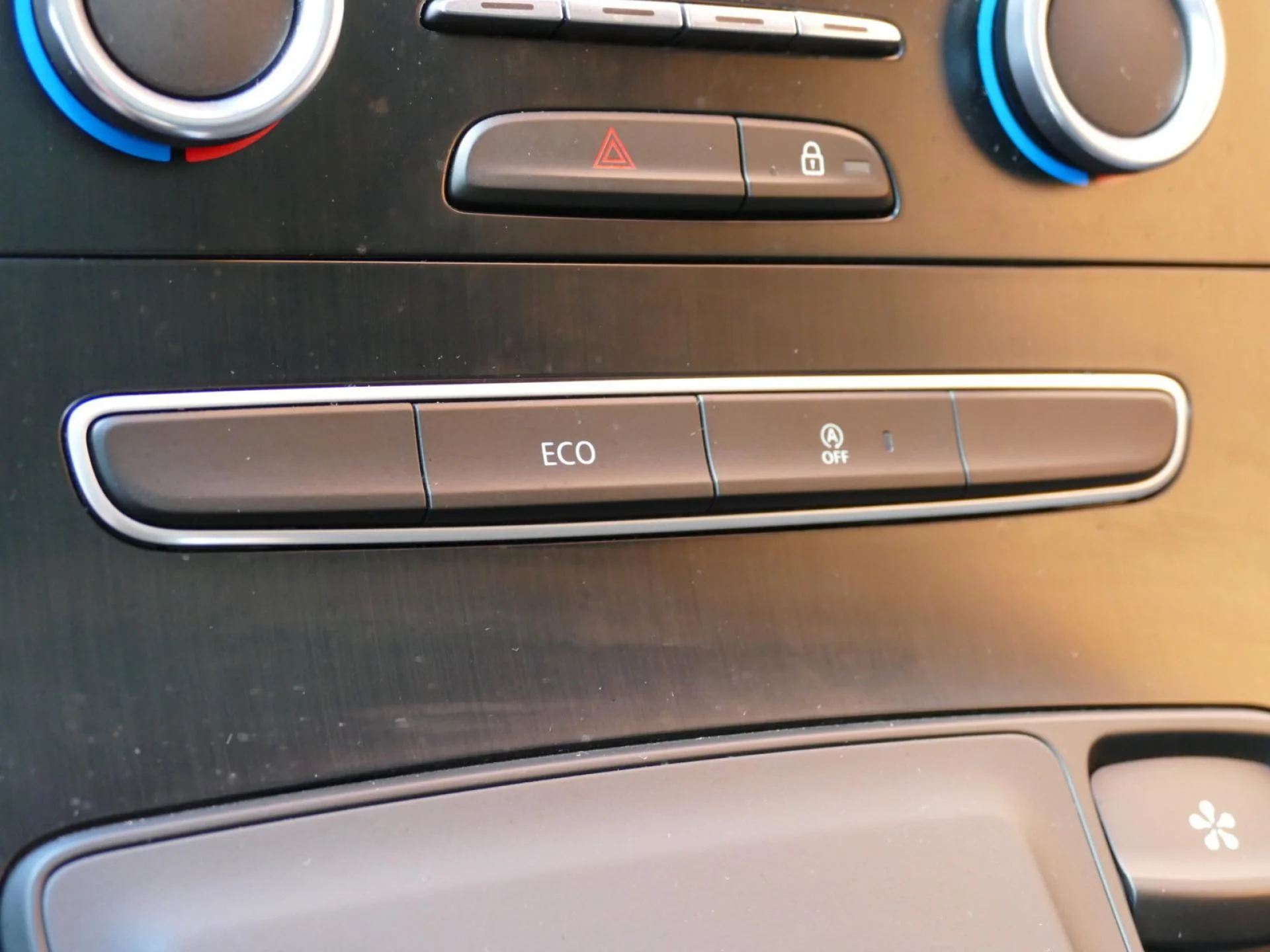 RENAULT SCENIC - Miniature 20 sur 36 - Cliquer pour voir cette photo