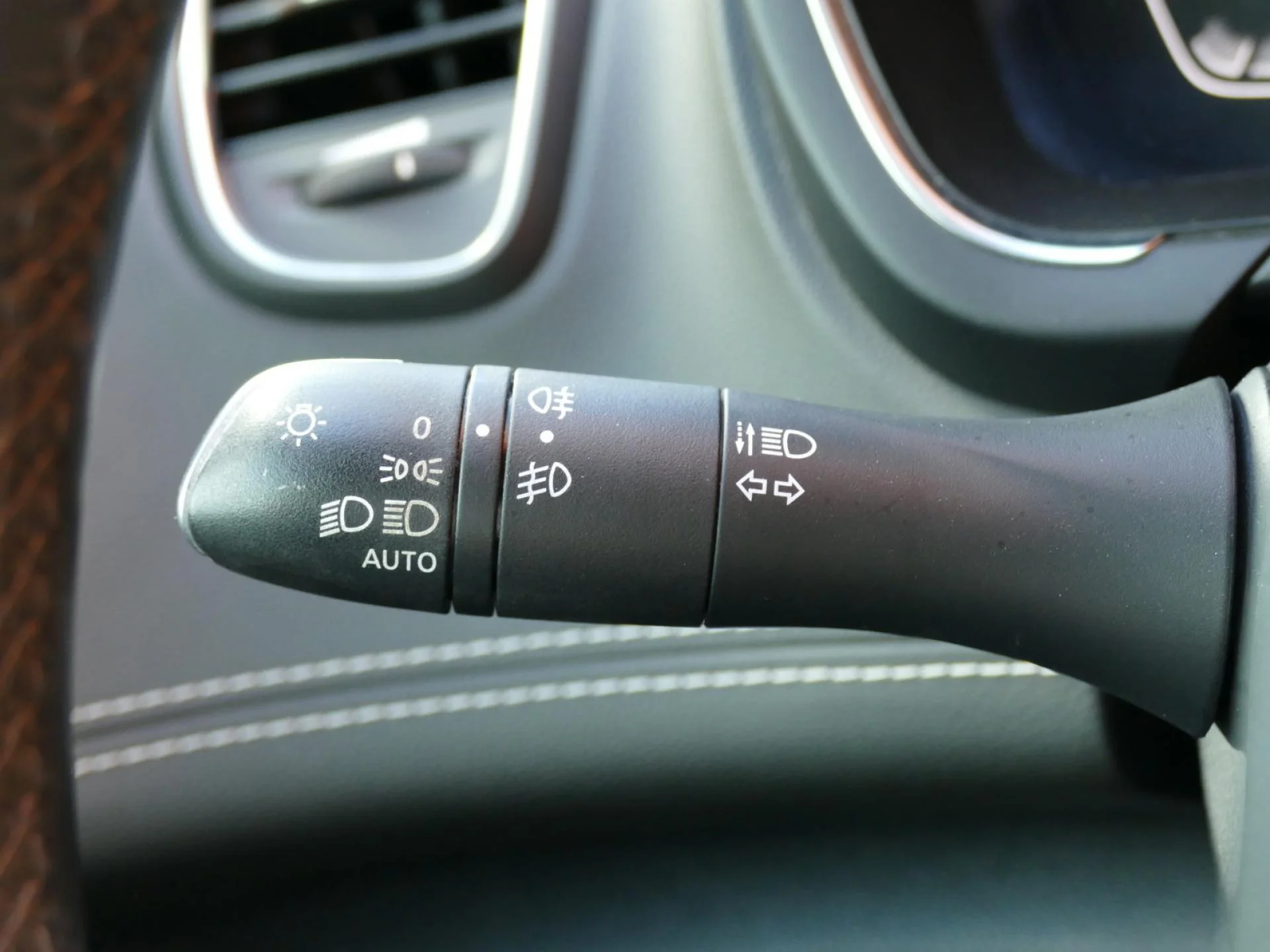 RENAULT SCENIC - Miniature 27 sur 36 - Cliquer pour voir cette photo