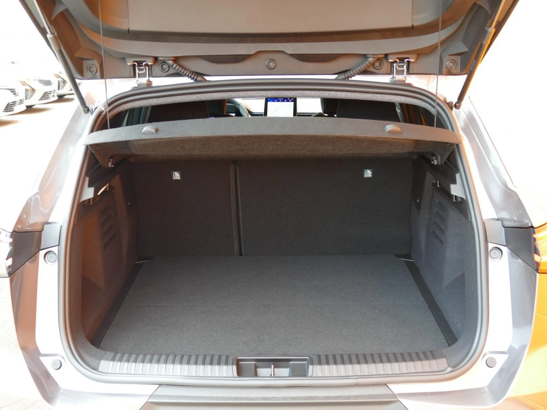 RENAULT Symbioz - Miniature 8 sur 32 - Cliquer pour voir cette photo