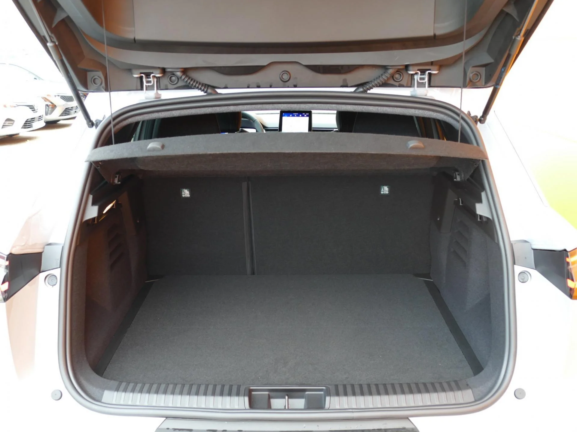 RENAULT Symbioz - Miniature 8 sur 32 - Cliquer pour voir cette photo