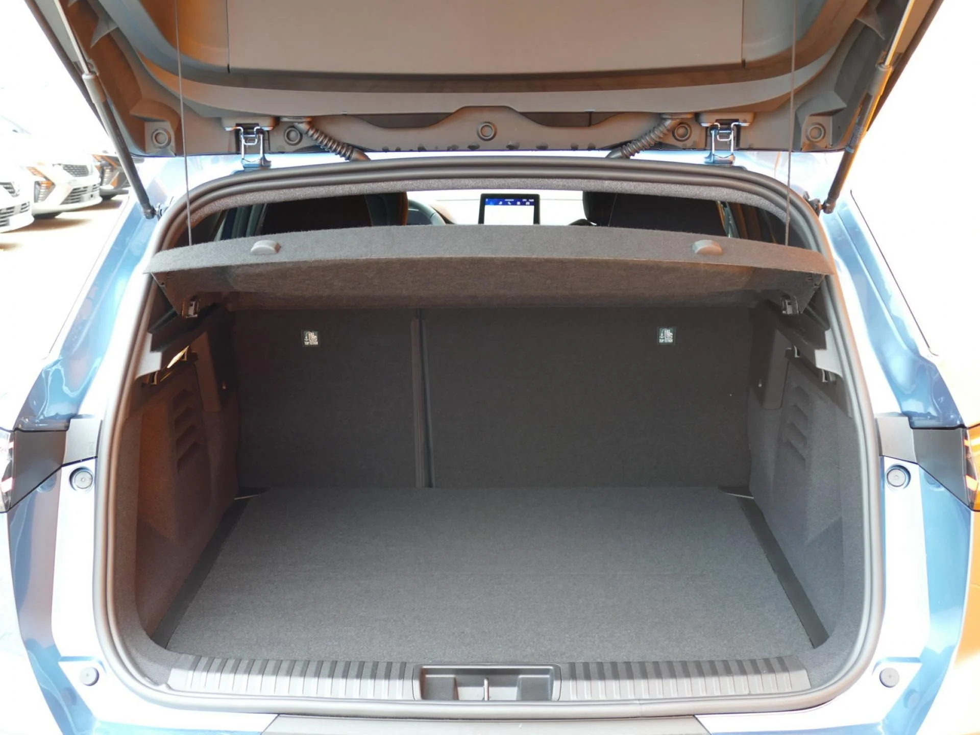 RENAULT Symbioz - Miniature 8 sur 32 - Cliquer pour voir cette photo