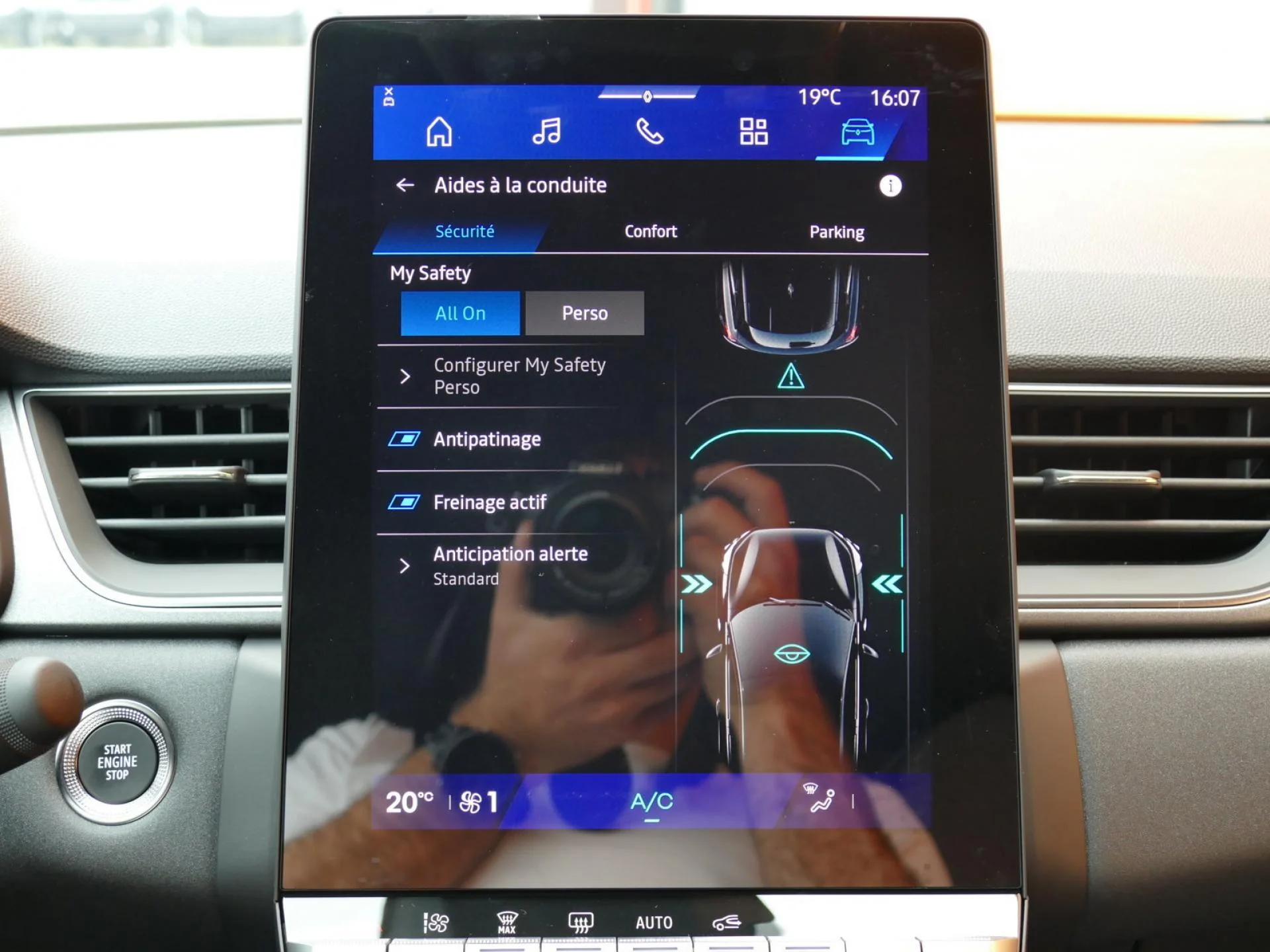 RENAULT Symbioz - Miniature 12 sur 32 - Cliquer pour voir cette photo