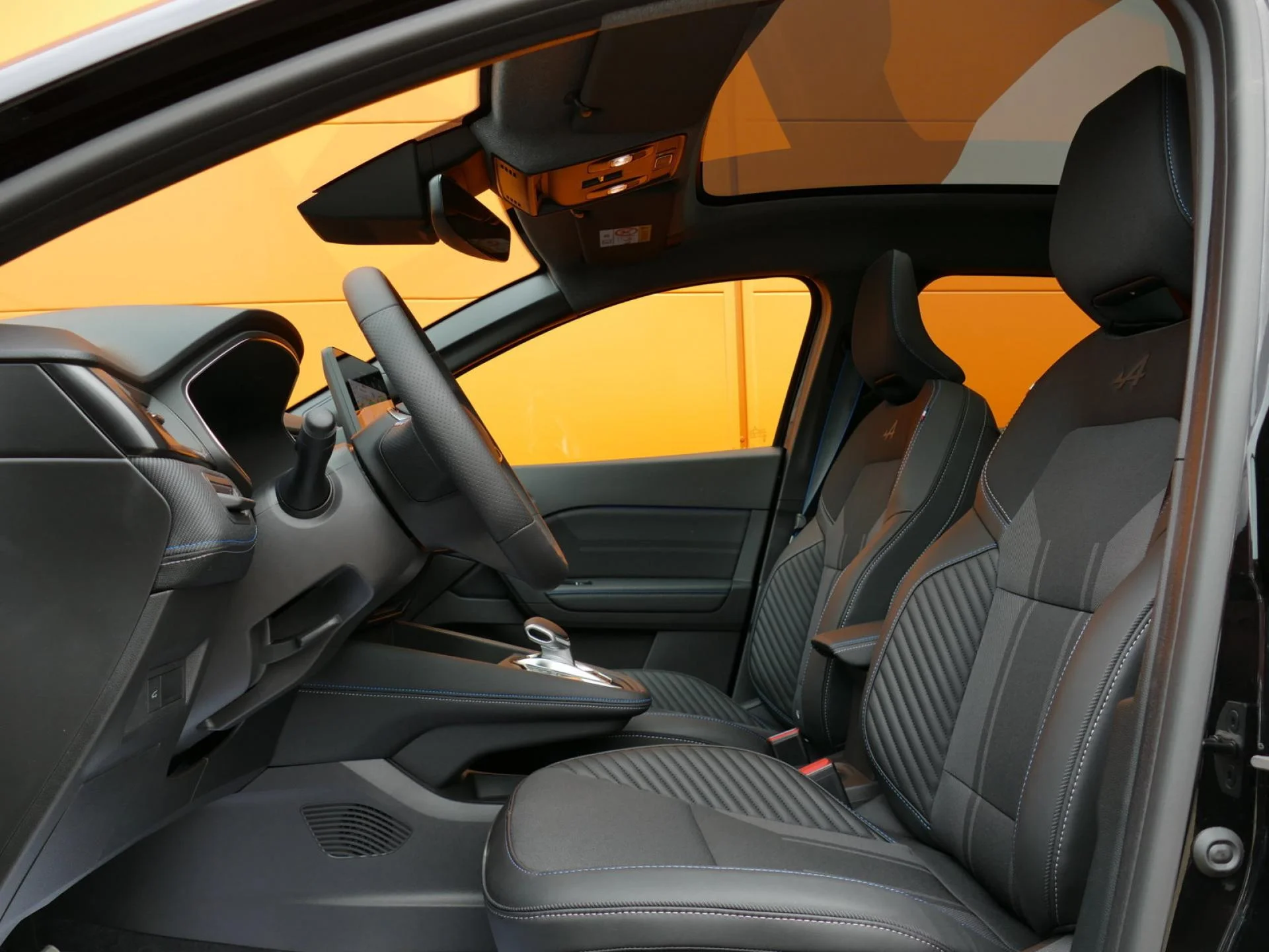 RENAULT Symbioz - Miniature 6 sur 32 - Cliquer pour voir cette photo