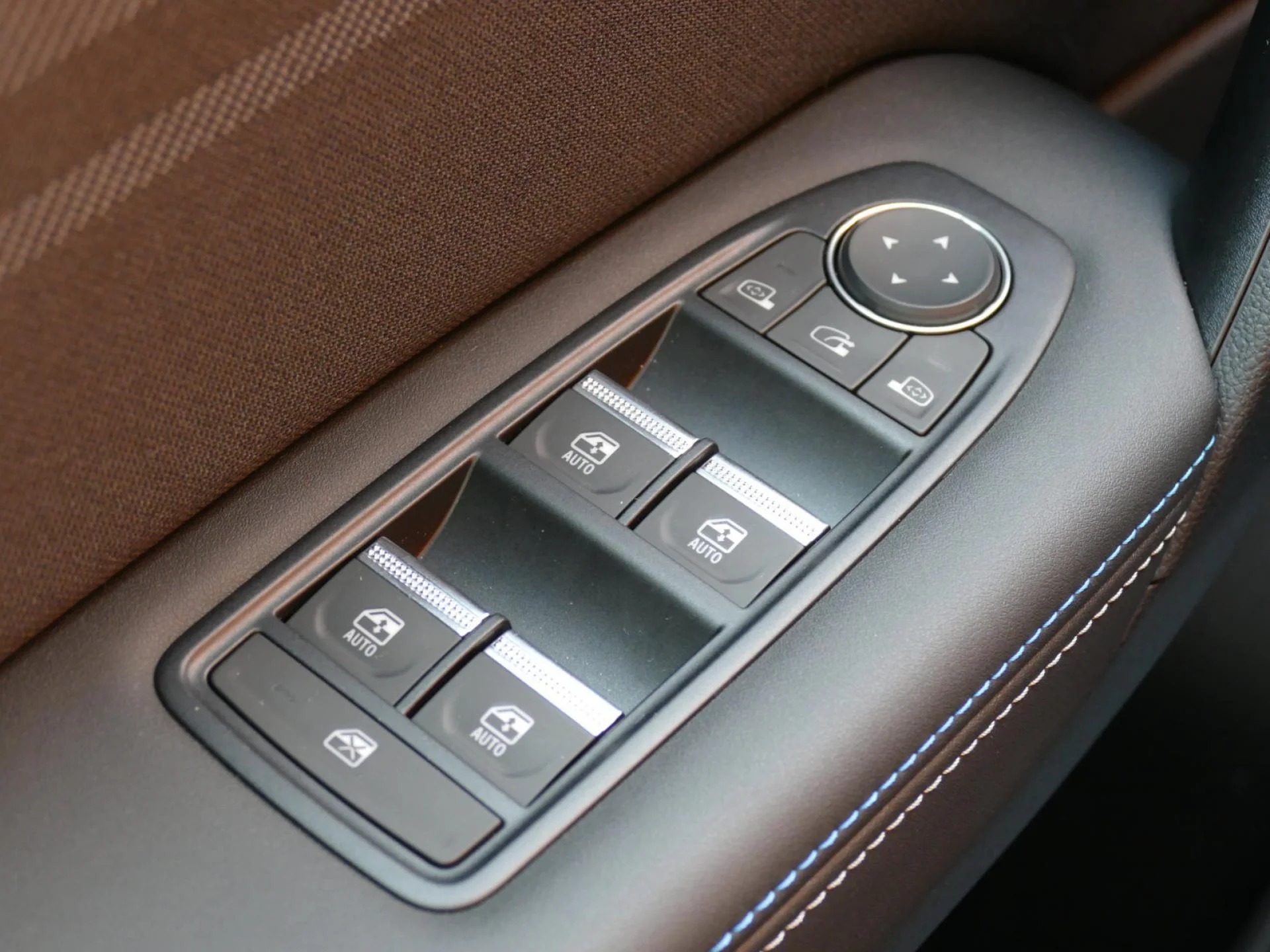 RENAULT Symbioz - Miniature 10 sur 33 - Cliquer pour voir cette photo