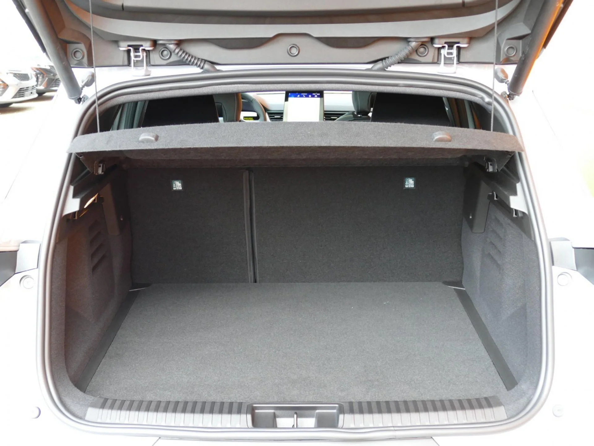 RENAULT Symbioz - Miniature 8 sur 35 - Cliquer pour voir cette photo