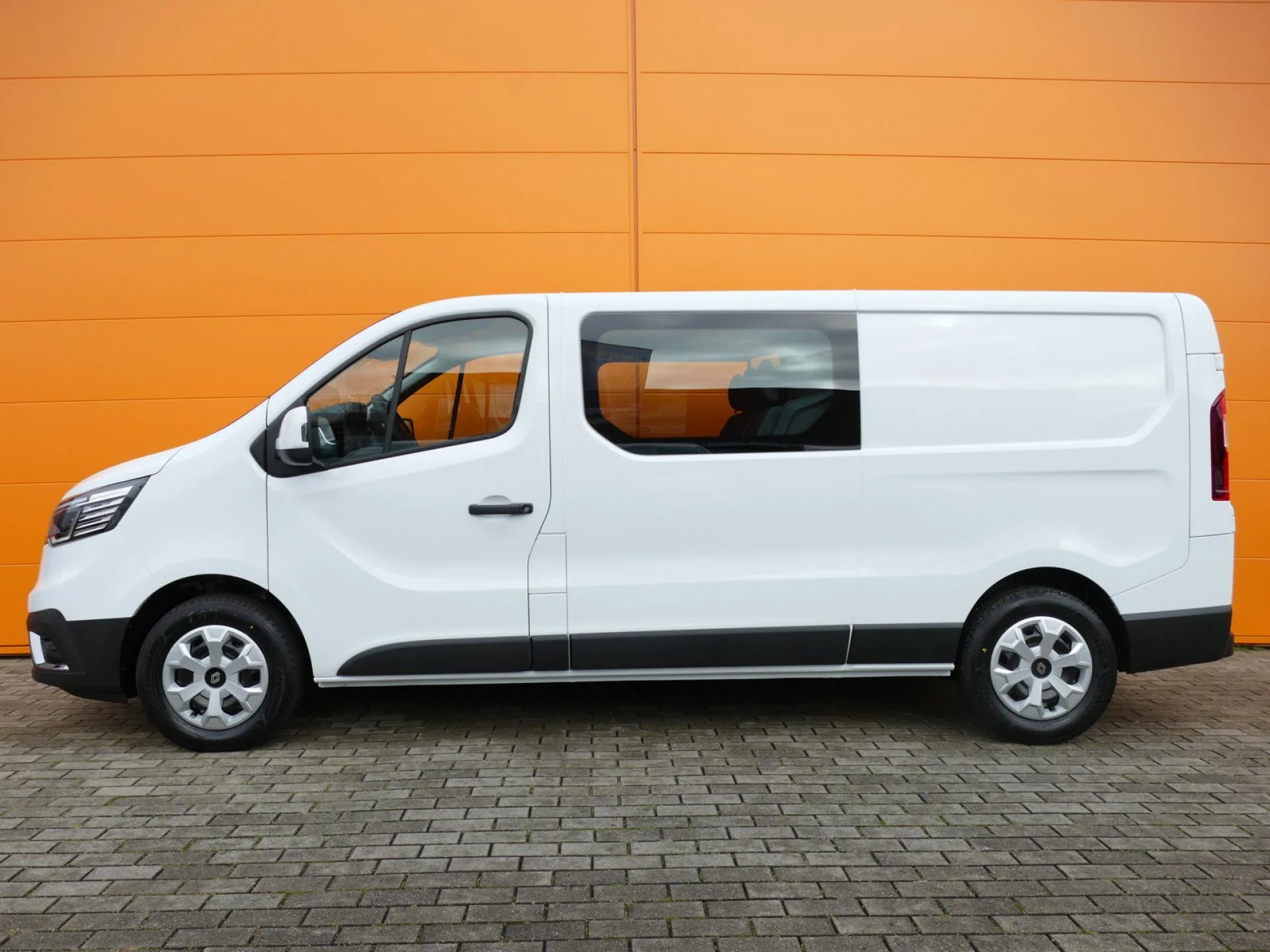 RENAULT TRAFIC - Miniature 3 sur 32 - Cliquer pour voir cette photo
