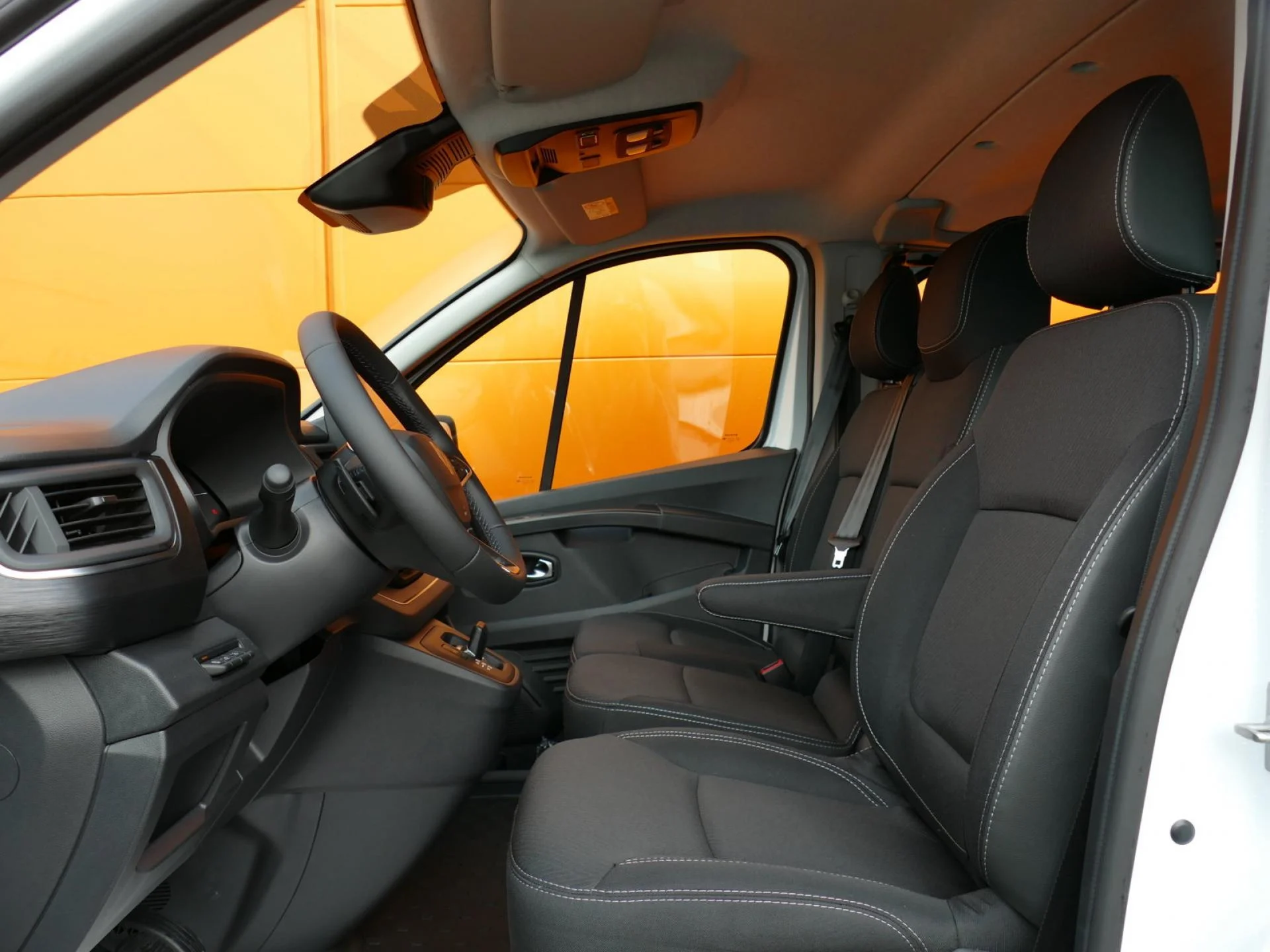 RENAULT TRAFIC - Miniature 6 sur 32 - Cliquer pour voir cette photo