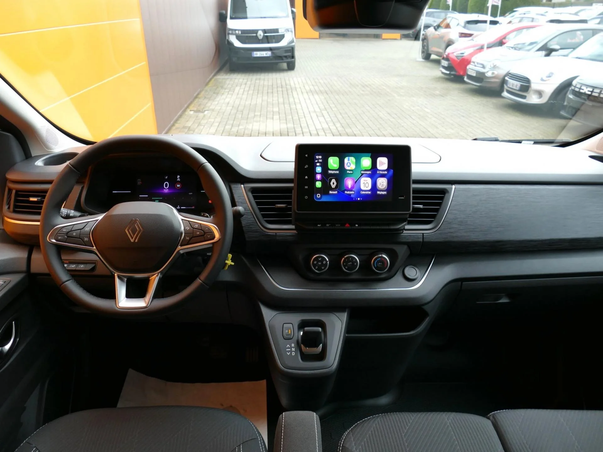 RENAULT TRAFIC - Miniature 5 sur 32 - Cliquer pour voir cette photo
