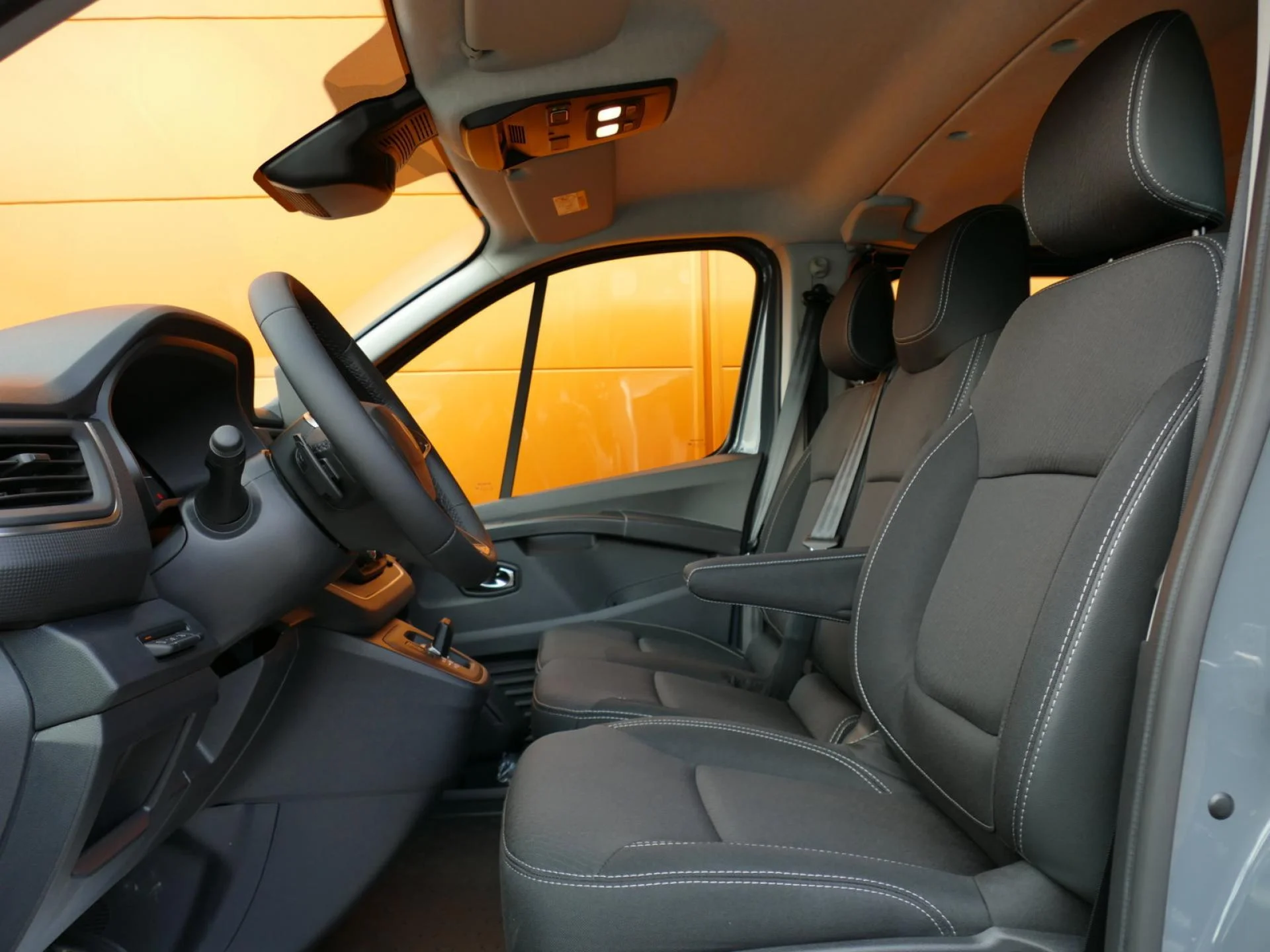 RENAULT TRAFIC - Miniature 6 sur 32 - Cliquer pour voir cette photo