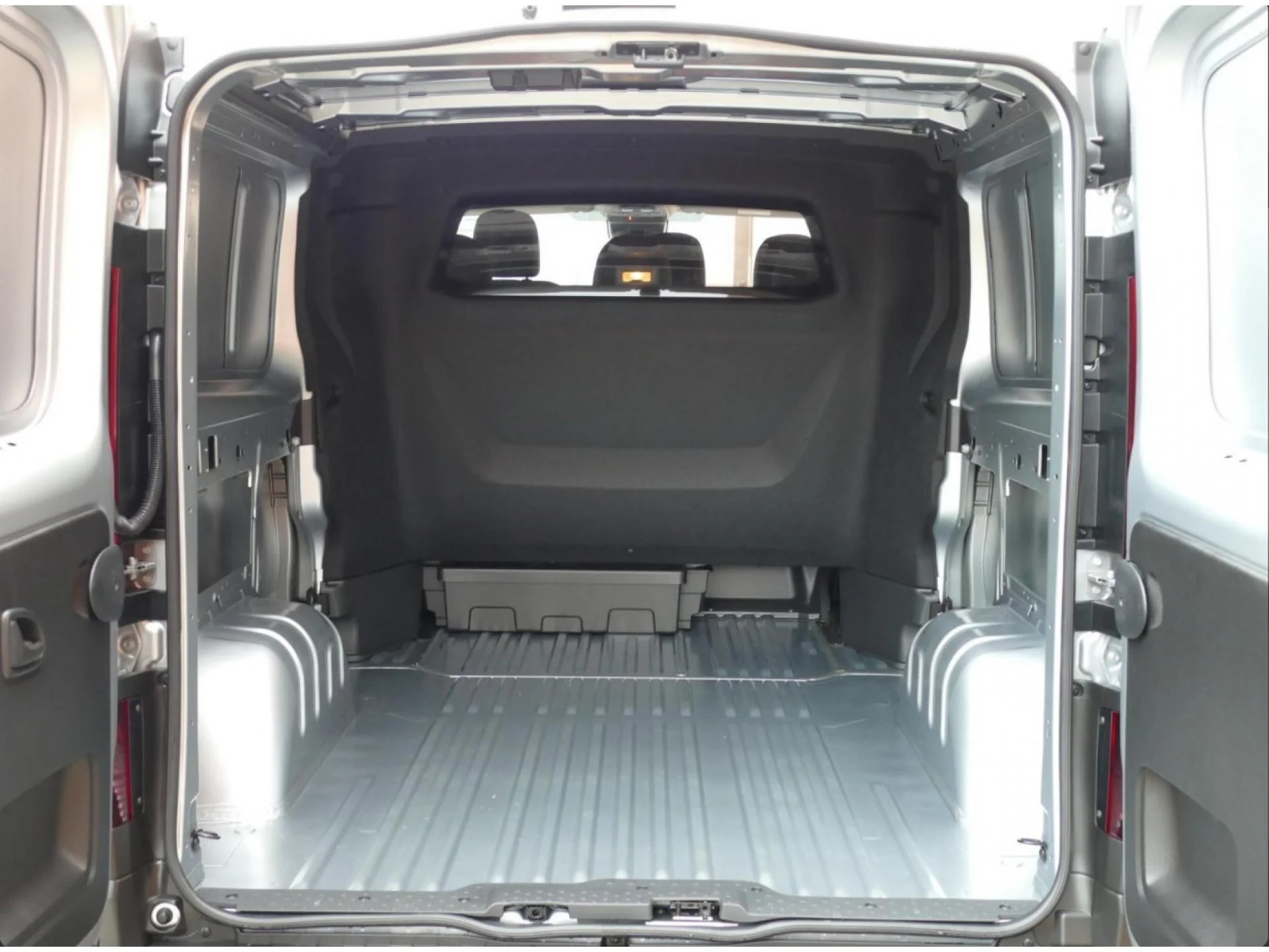 RENAULT TRAFIC - Miniature 12 sur 28 - Cliquer pour voir cette photo