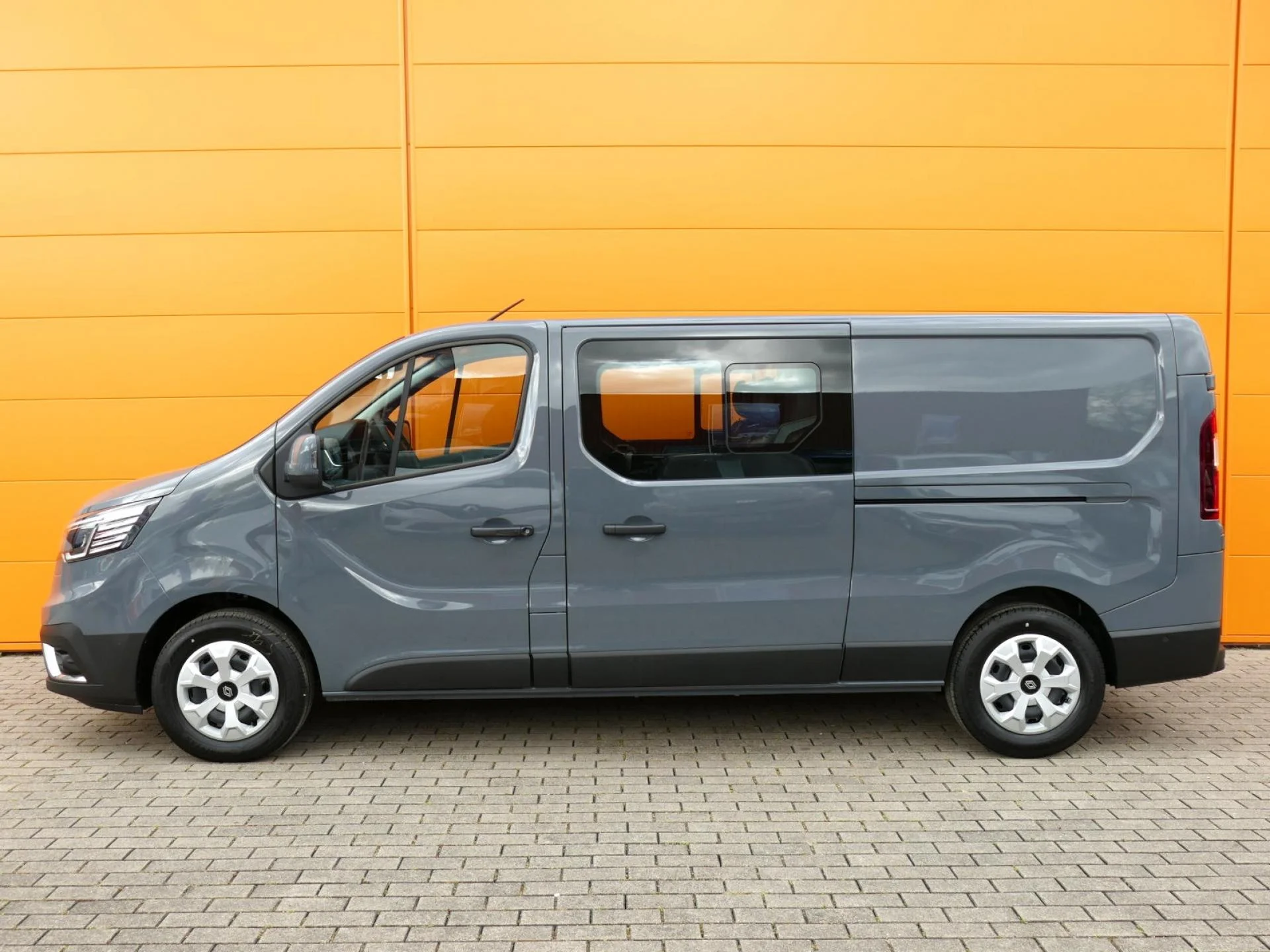 RENAULT TRAFIC - Miniature 3 sur 34 - Cliquer pour voir cette photo