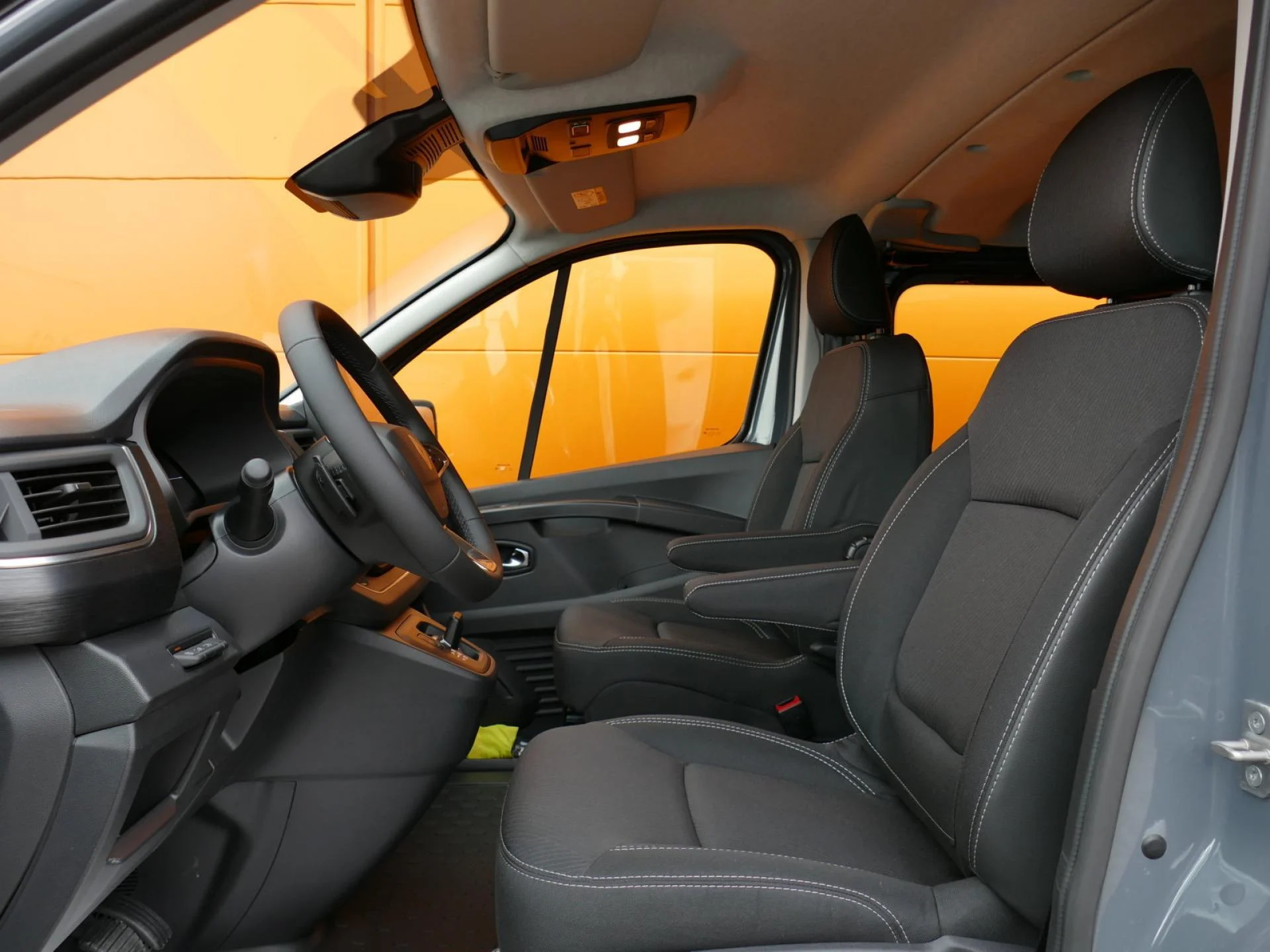 RENAULT TRAFIC - Miniature 6 sur 34 - Cliquer pour voir cette photo