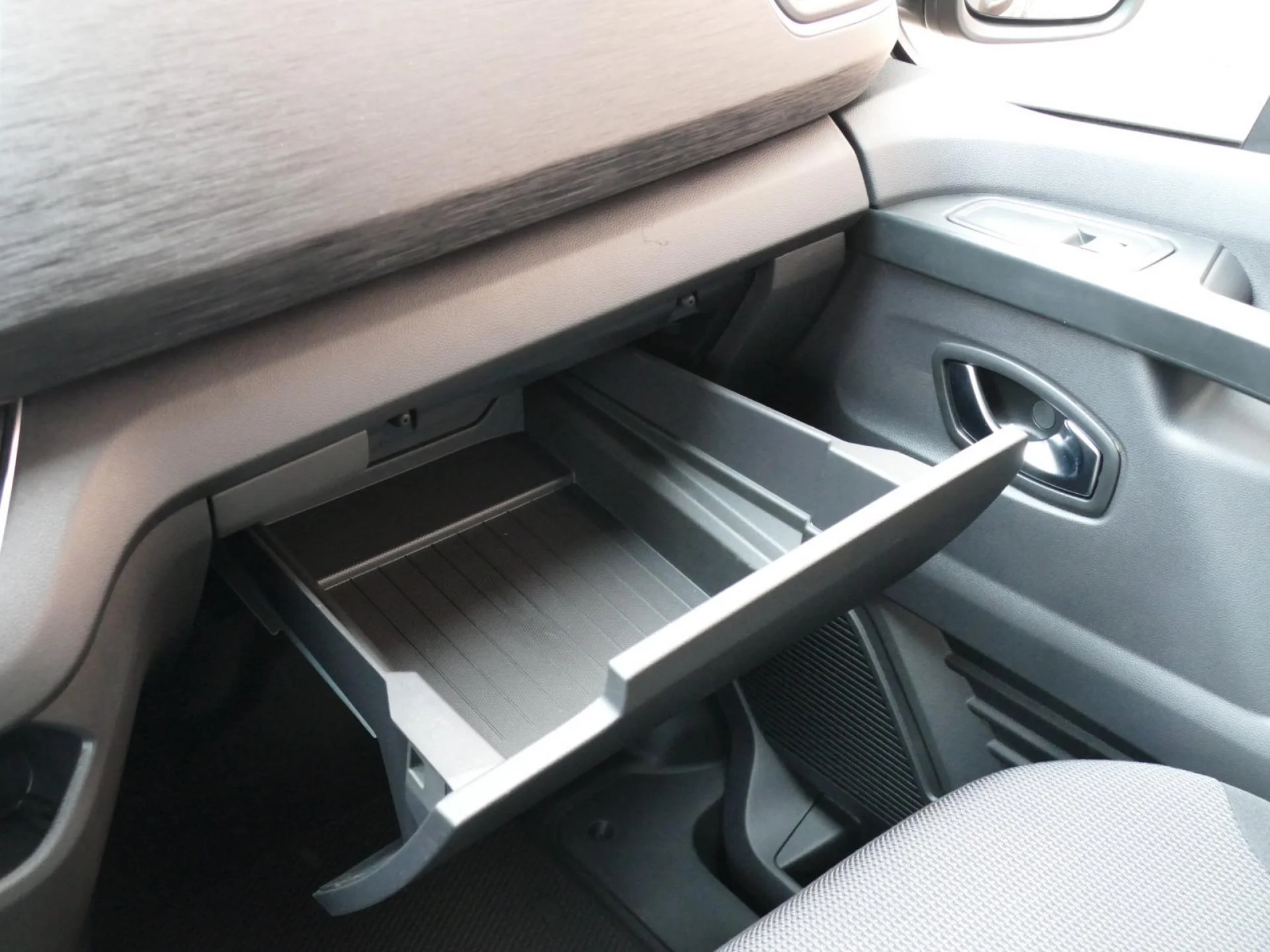 RENAULT TRAFIC - Miniature 14 sur 28 - Cliquer pour voir cette photo