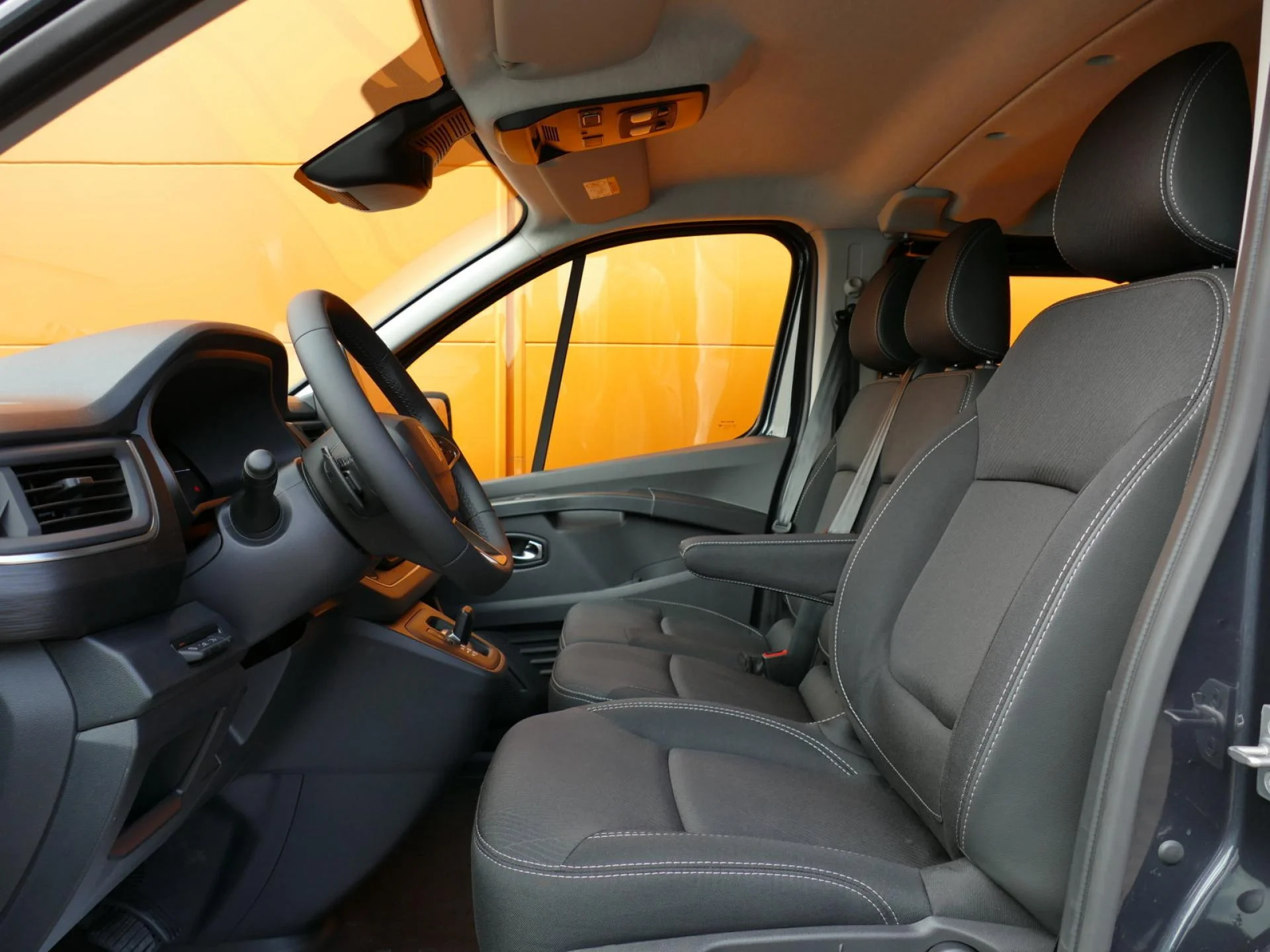 RENAULT TRAFIC - Miniature 7 sur 33 - Cliquer pour voir cette photo