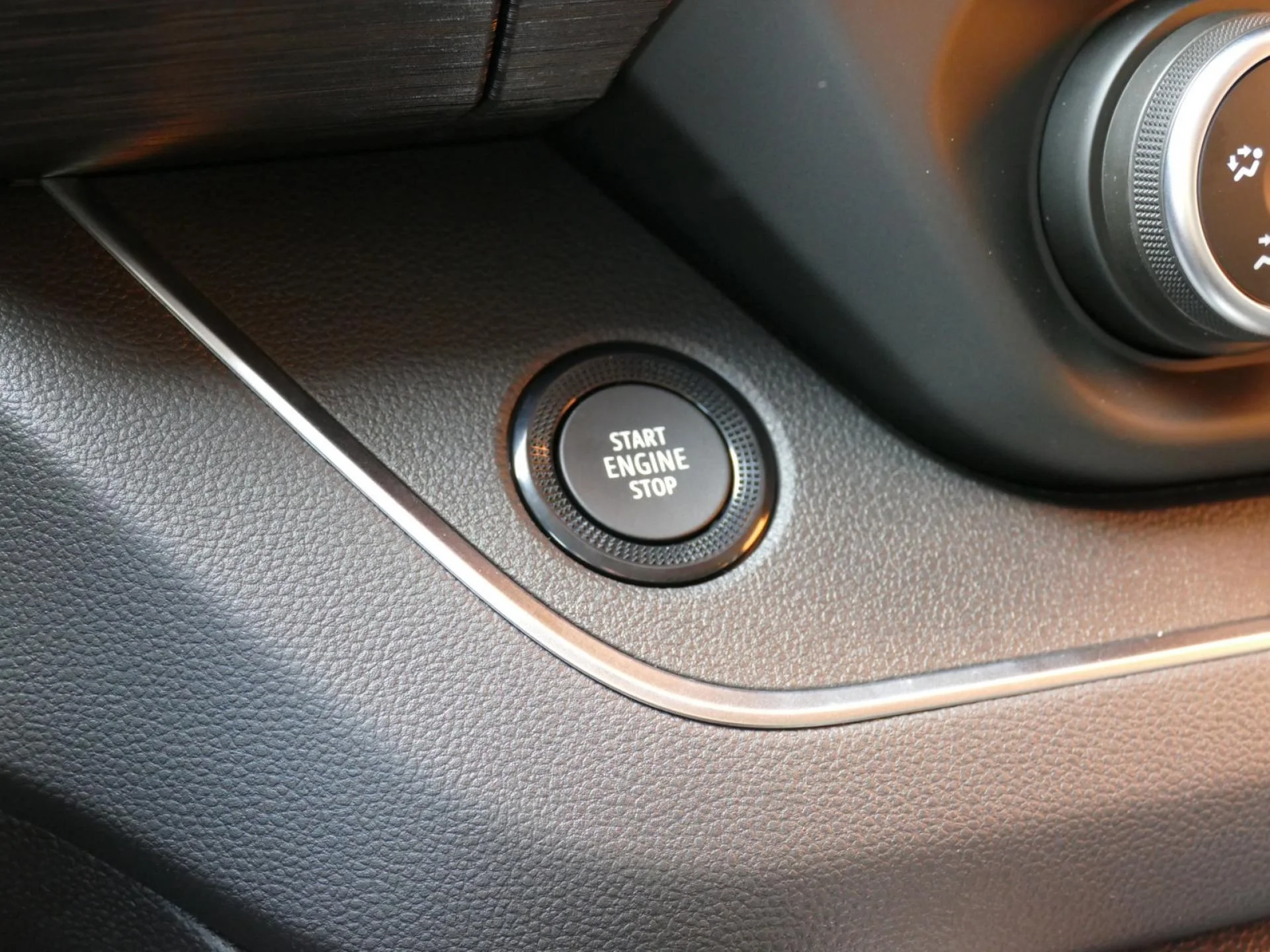 RENAULT TRAFIC - Miniature 20 sur 33 - Cliquer pour voir cette photo