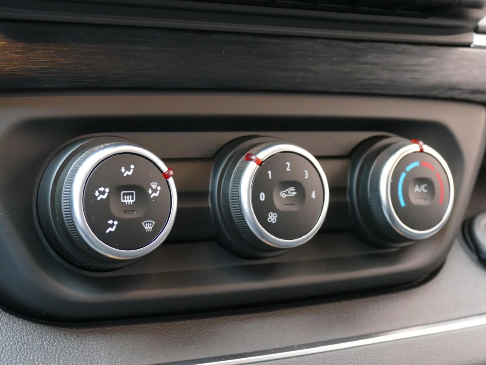 RENAULT TRAFIC - Miniature 7 sur 31 - Cliquer pour voir cette photo