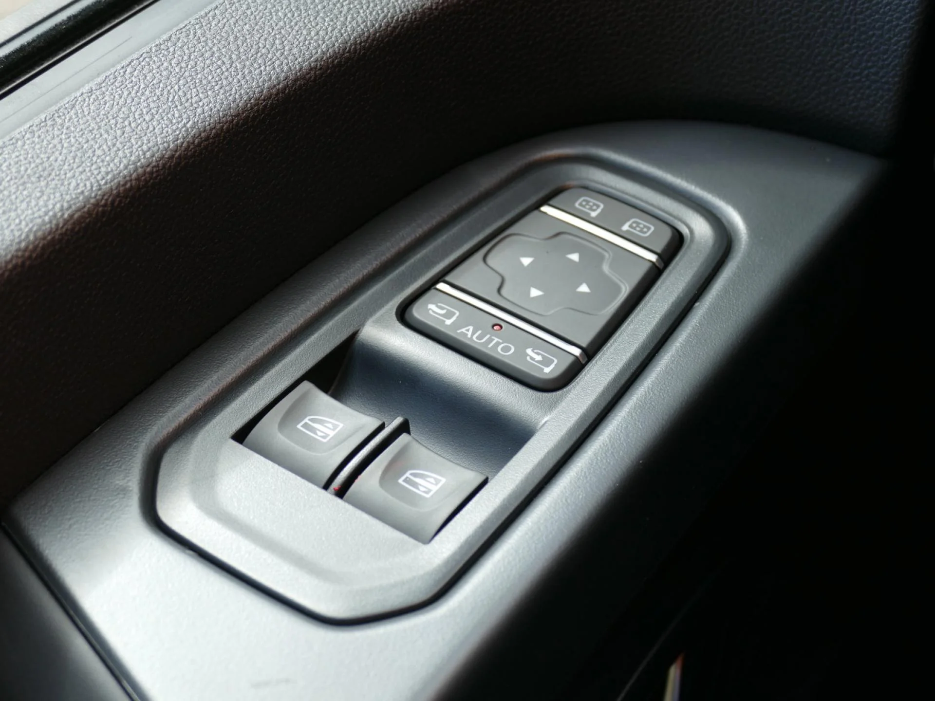 RENAULT TRAFIC - Miniature 24 sur 33 - Cliquer pour voir cette photo