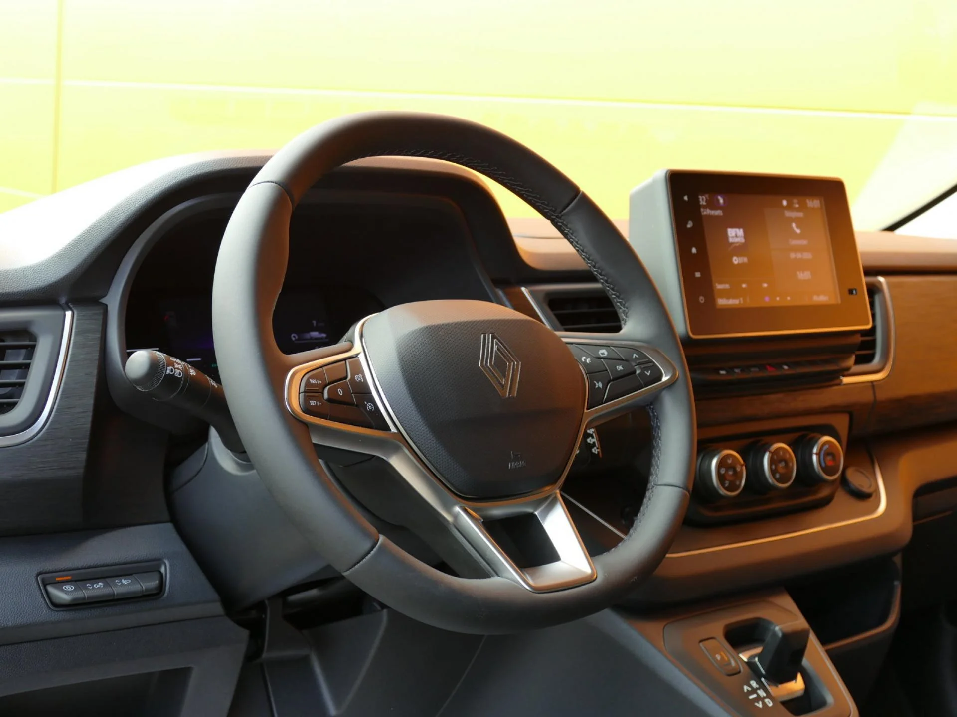 RENAULT TRAFIC - Miniature 16 sur 33 - Cliquer pour voir cette photo