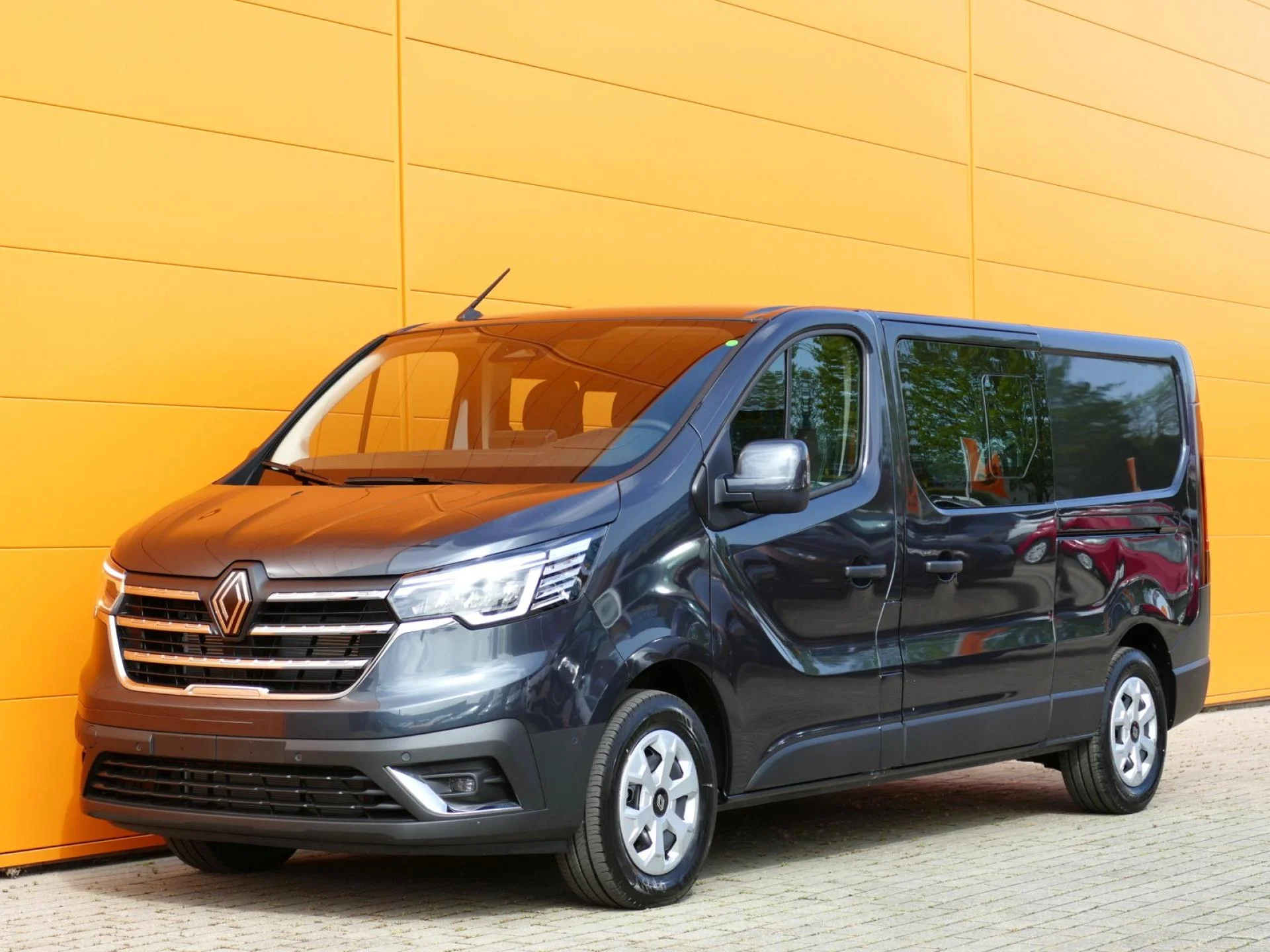RENAULT TRAFIC - Miniature 3 sur 33 - Cliquer pour voir cette photo