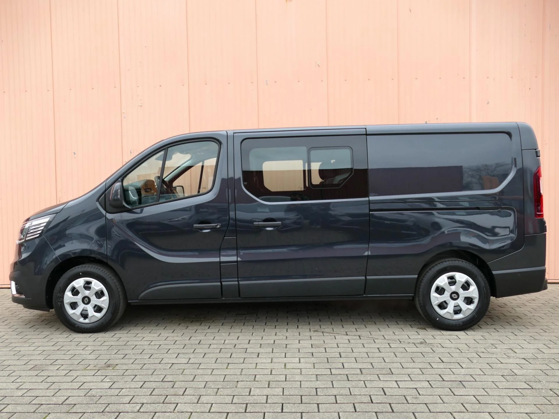 RENAULT TRAFIC - Miniature 3 sur 31 - Cliquer pour voir cette photo